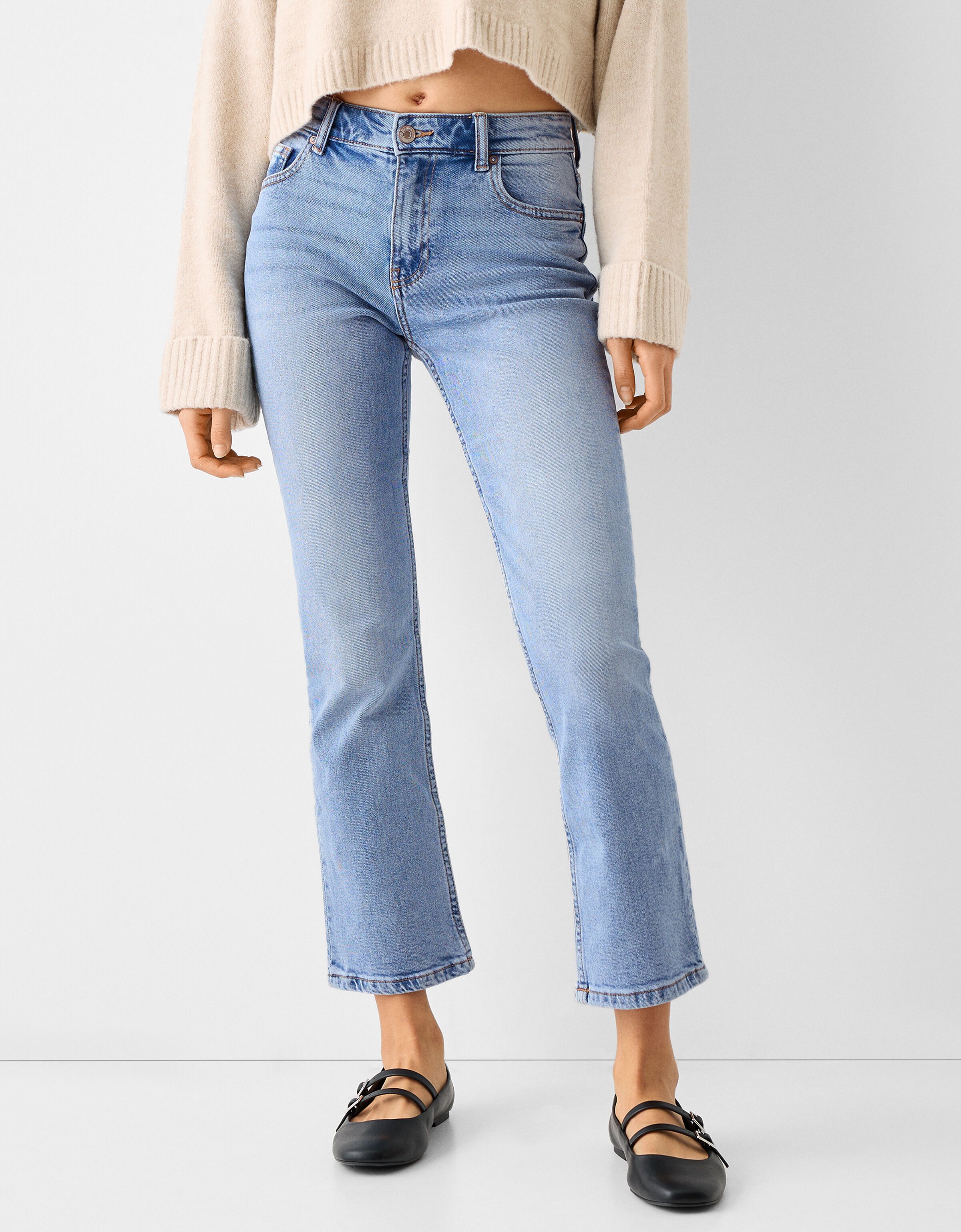 Jeans cropped flare Mujer Bershka