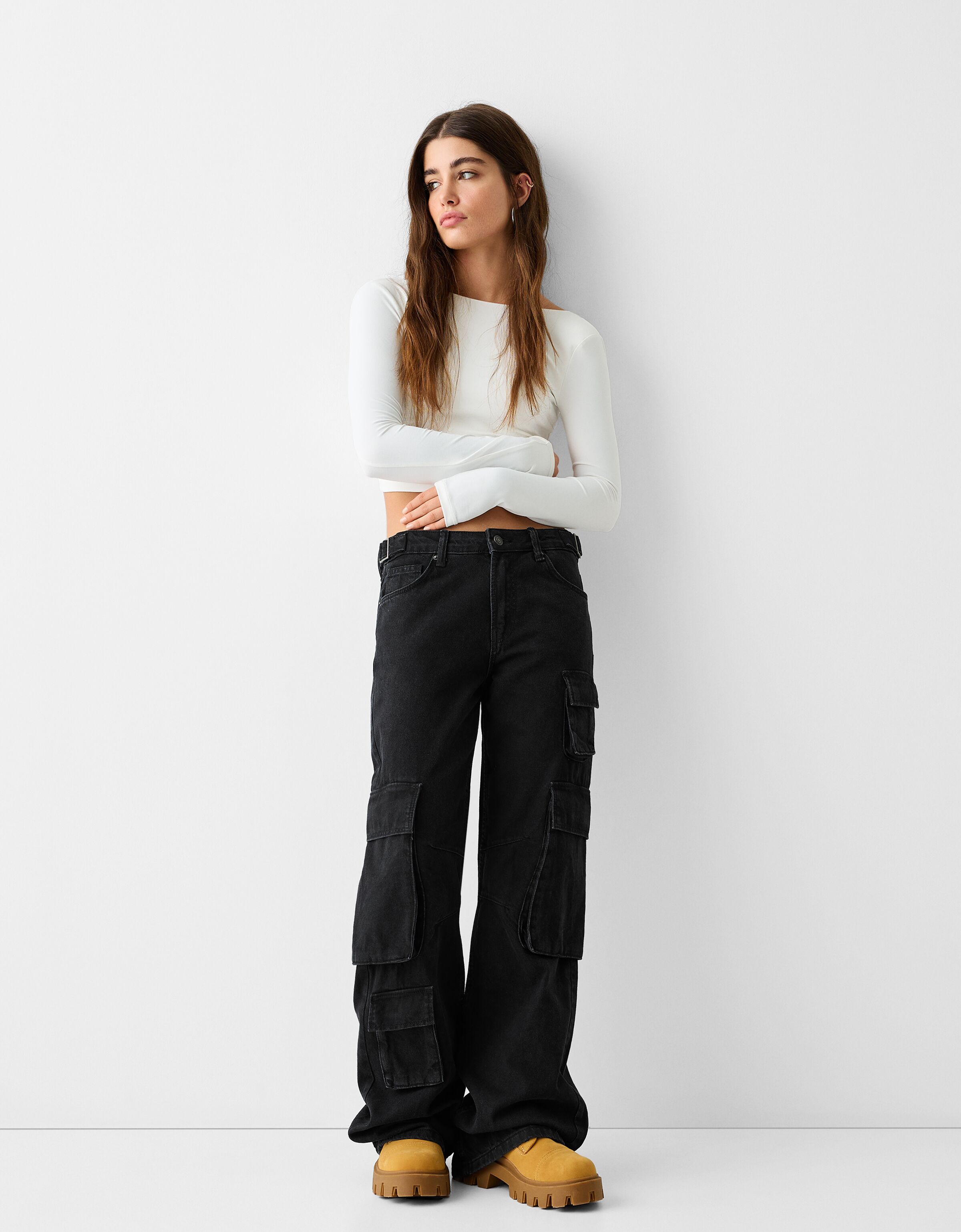 Multi pocket cargo jeans Women Bershka