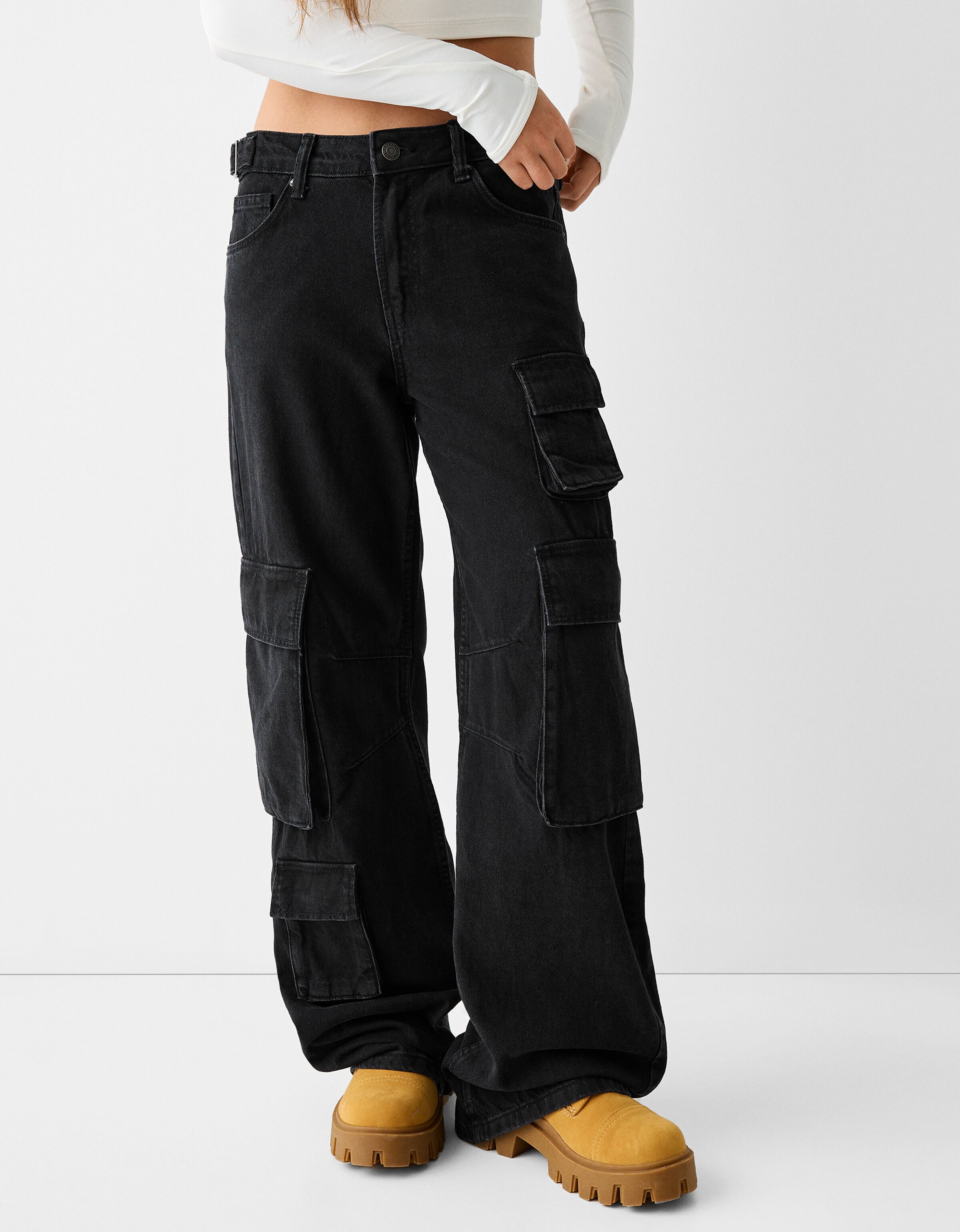 Multi-pocket cargo jeans