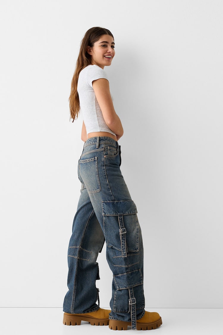 Cargo baggy jeans with straps