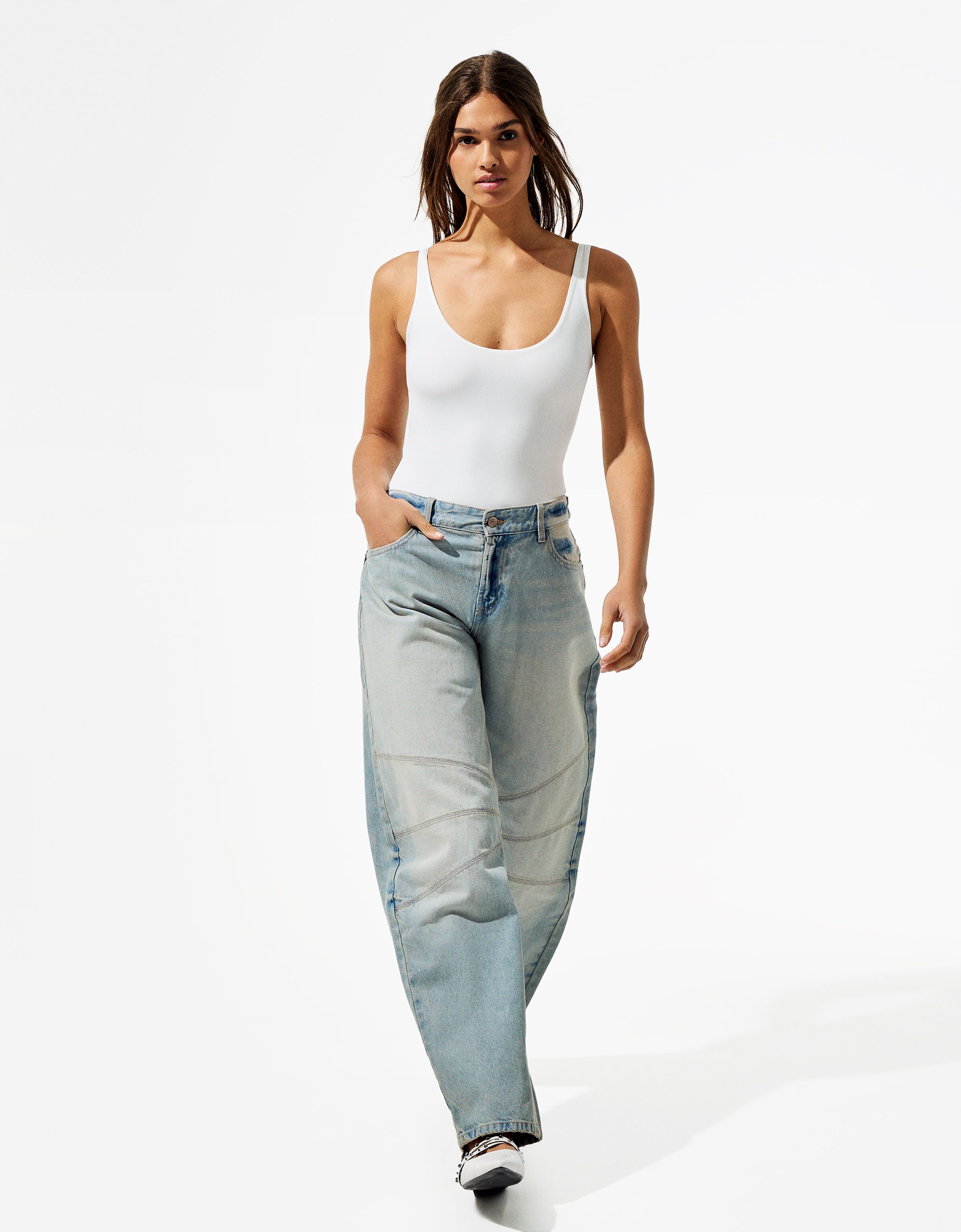 Pantalones bershka con online cadena