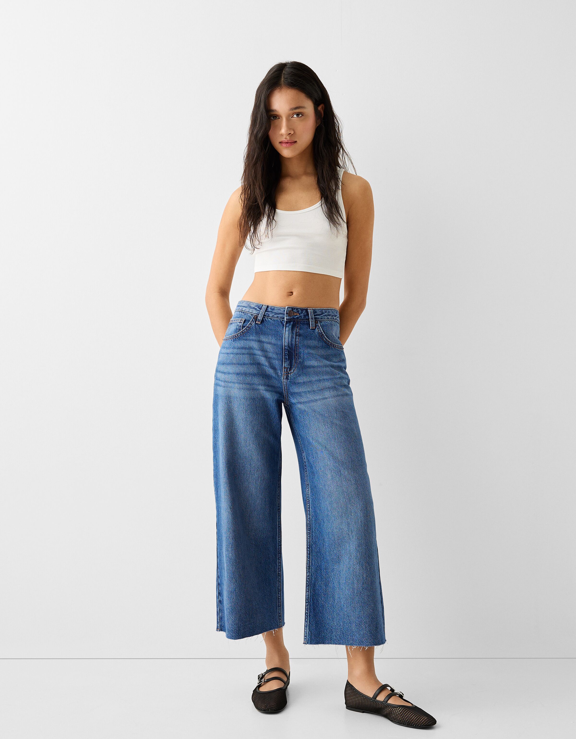 Cropped jeans hot sale bershka