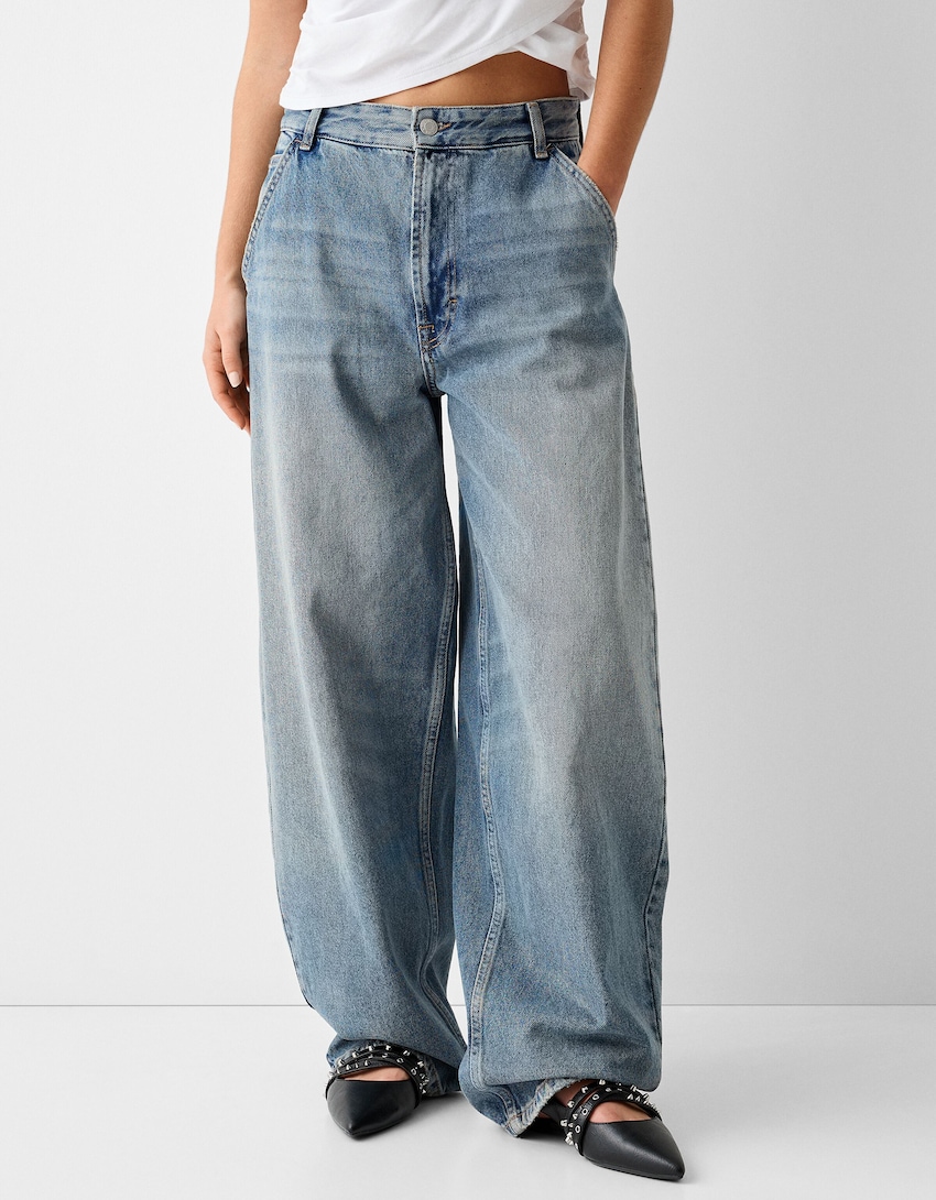 Spodnie jeansowe o kroju fit typu skater z efektem sprania-Wyblakły niebieski-1