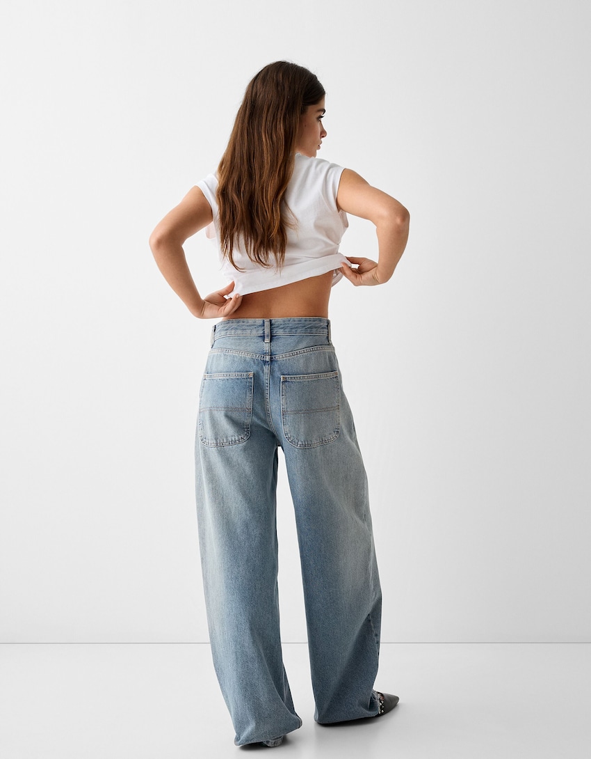 Spodnie jeansowe o kroju fit typu skater z efektem sprania-Wyblakły niebieski-2