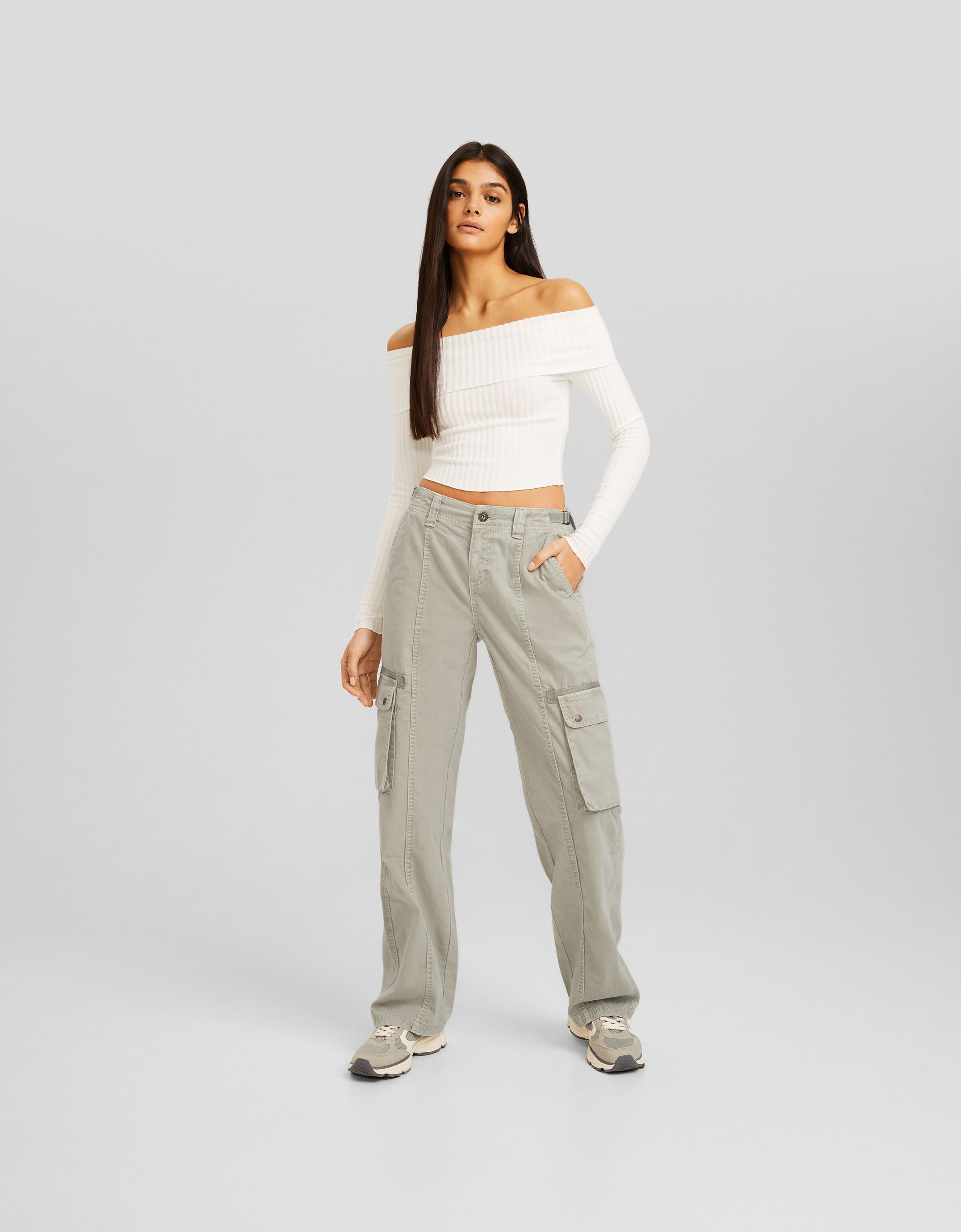 Pantaloni on sale cargo bershka