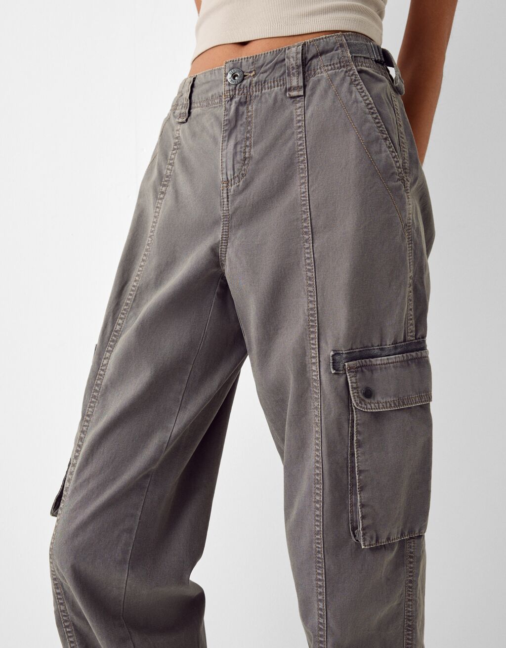 Adjustable straight-leg cotton cargo trousers - BSK Teen | Bershka