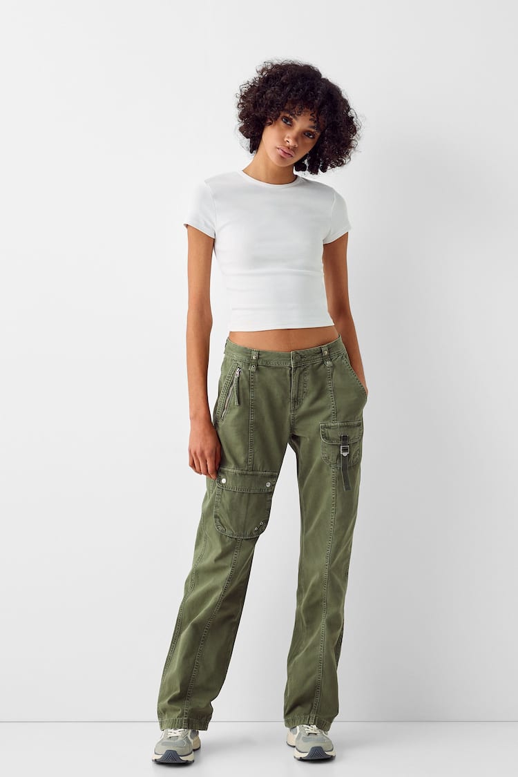 Low-waist cotton cargo trousers with strap
