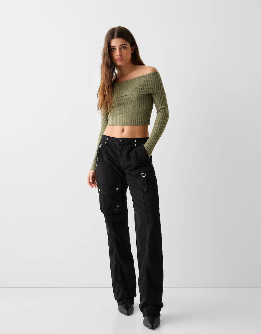 Low-waist cotton cargo pants with strap - Pants - Women