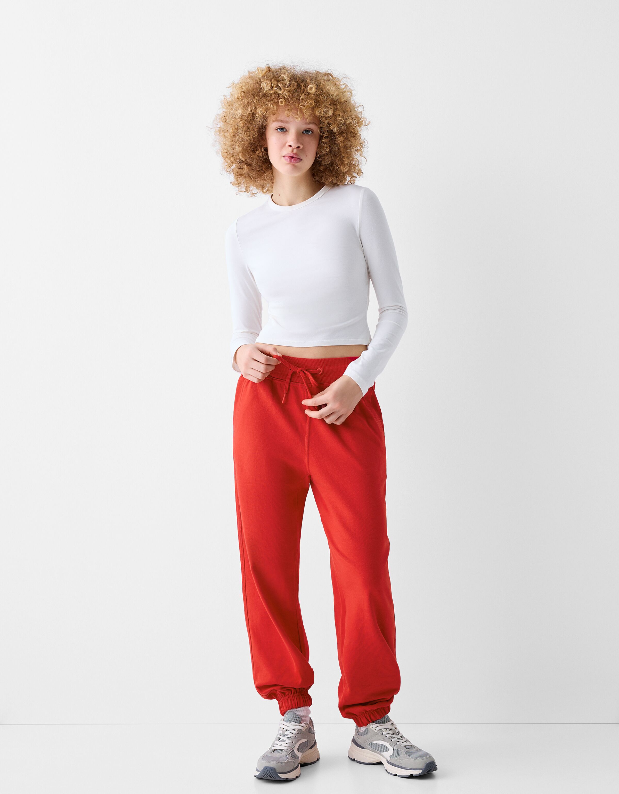 Pantalon rojo bershka outlet