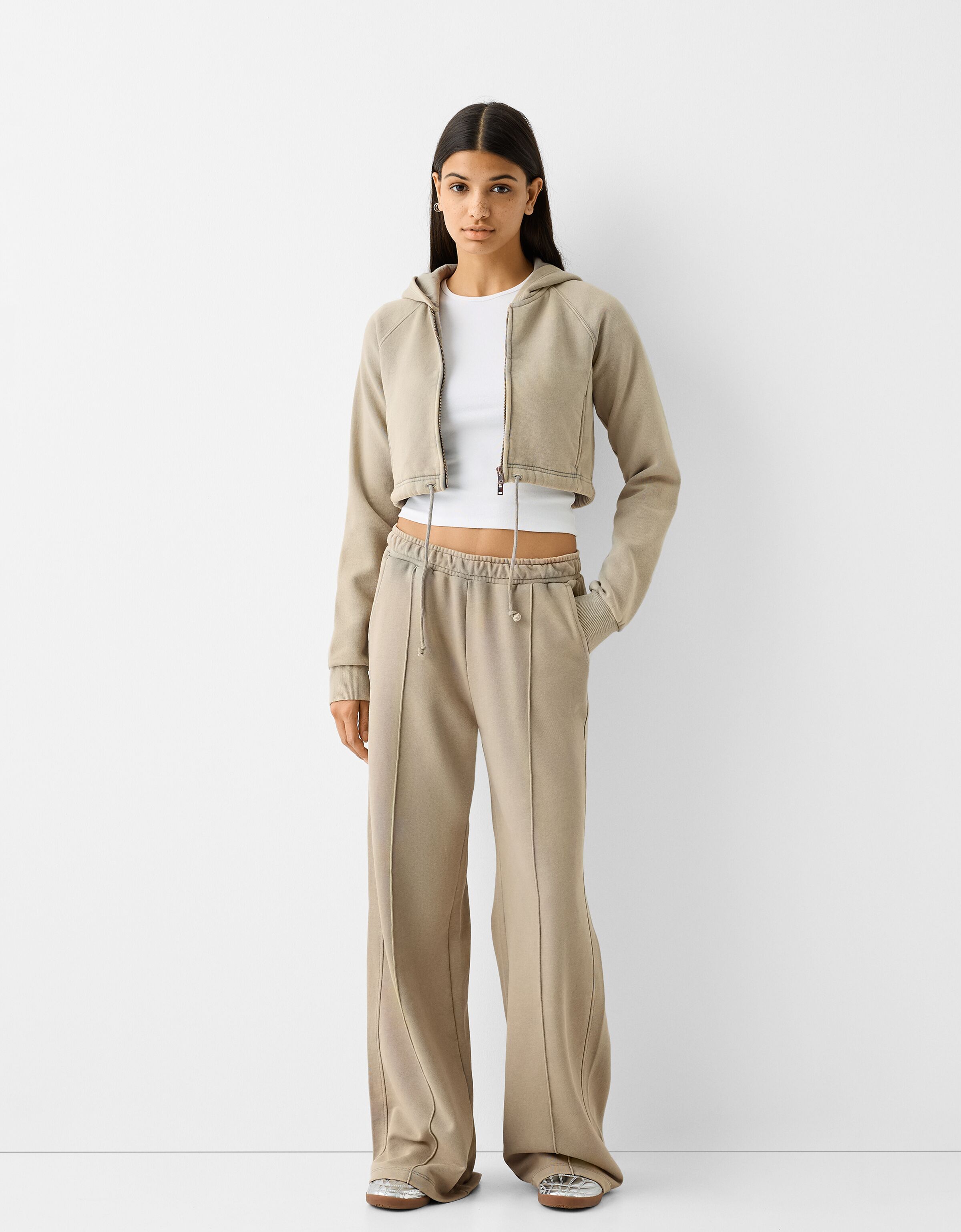 Pantalon chandal gris discount bershka