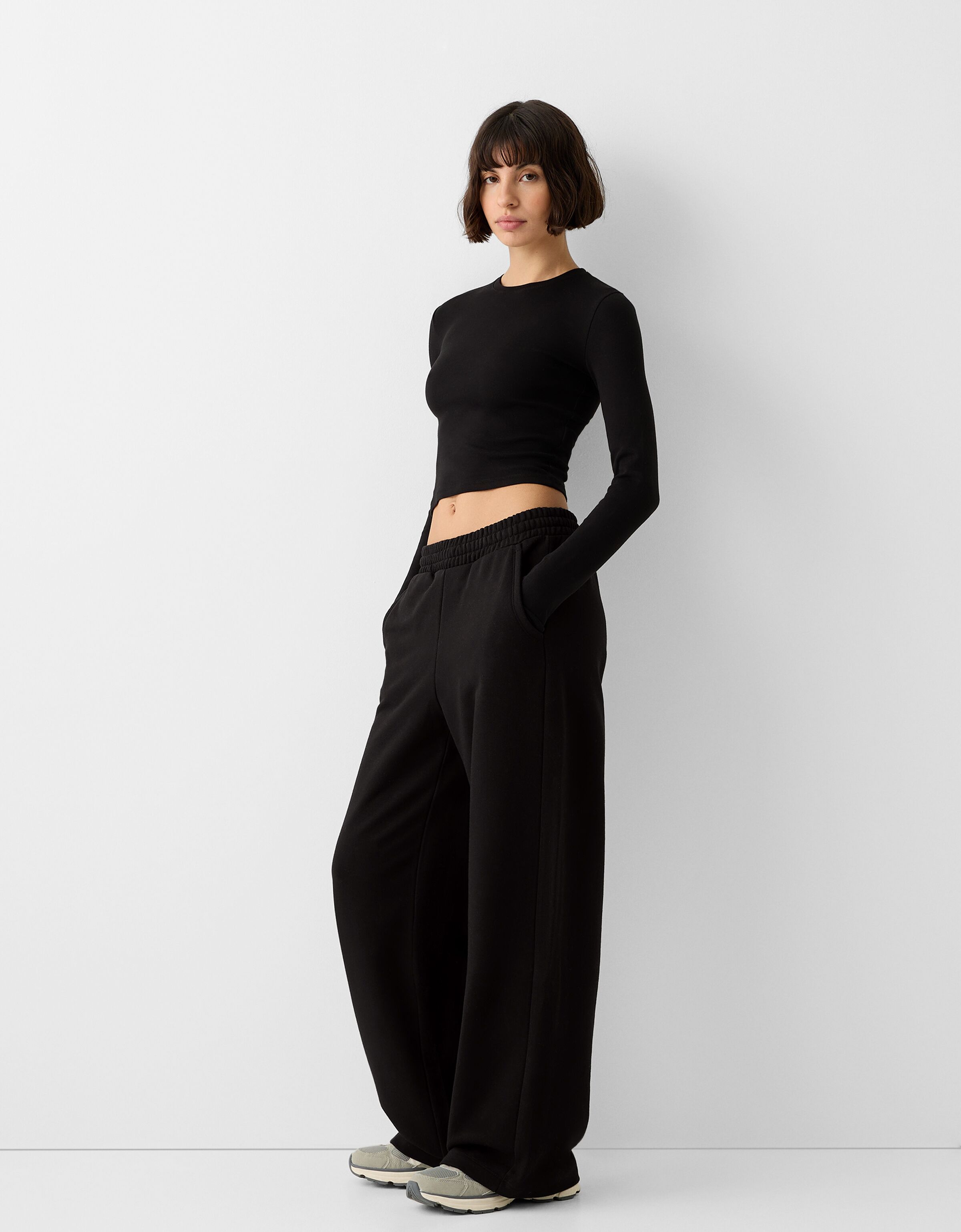 Chandal negro mujer hotsell bershka
