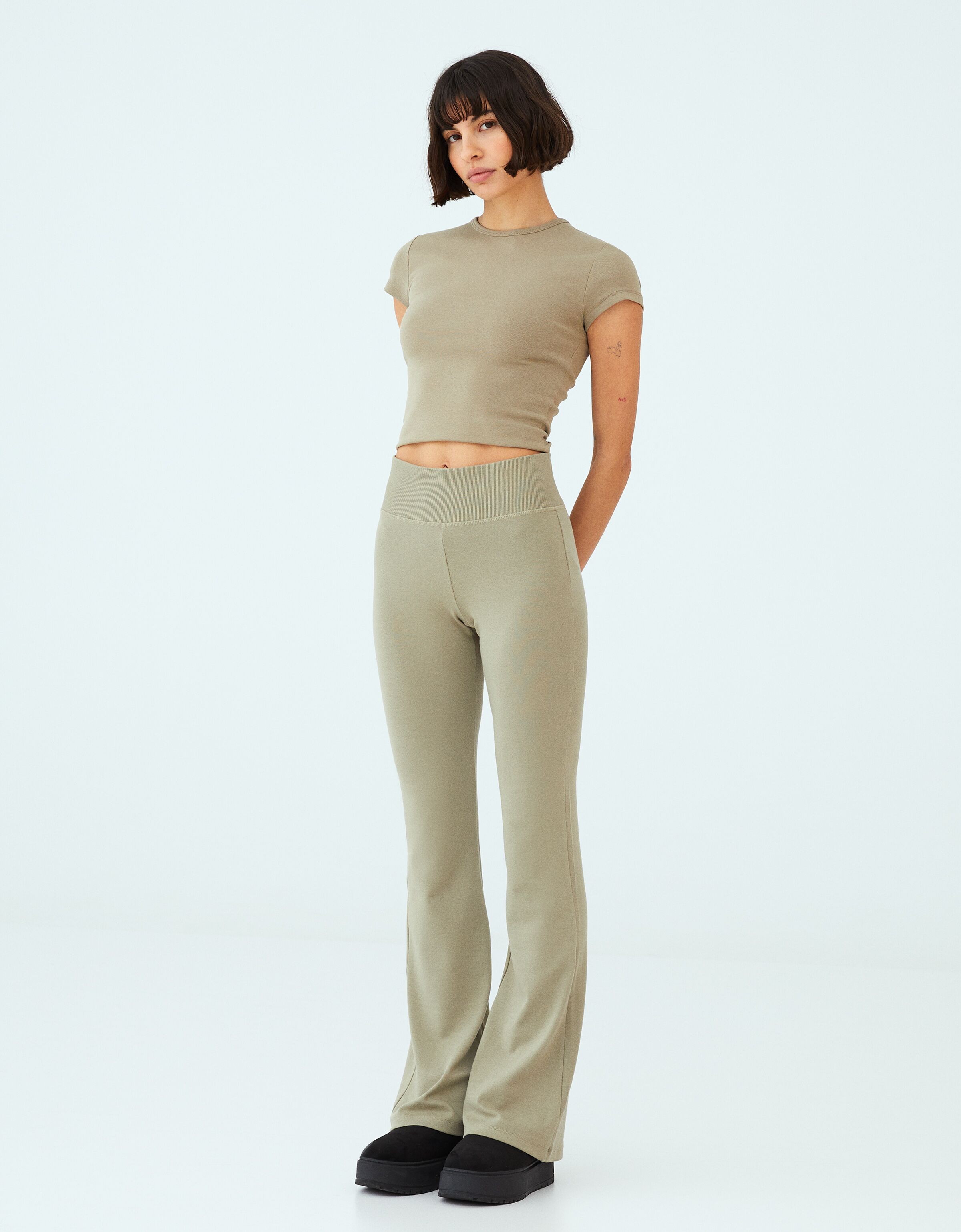 Pantaloni a campana best sale corti
