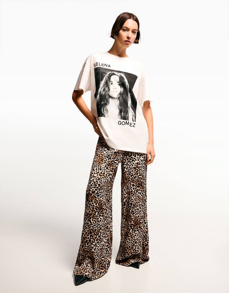 Wide-leg printed trousers
