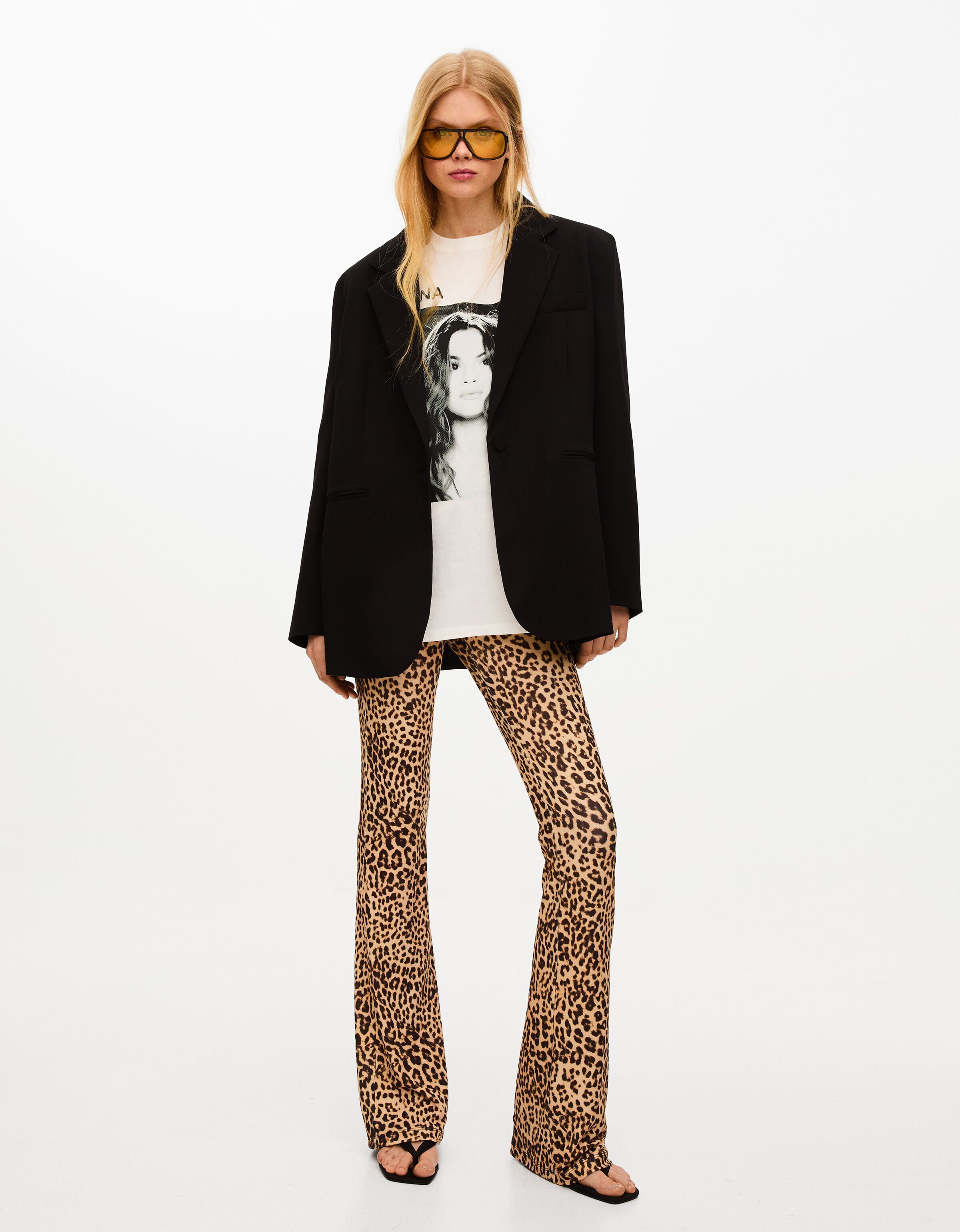 Flared pants hot sale slangenprint bershka