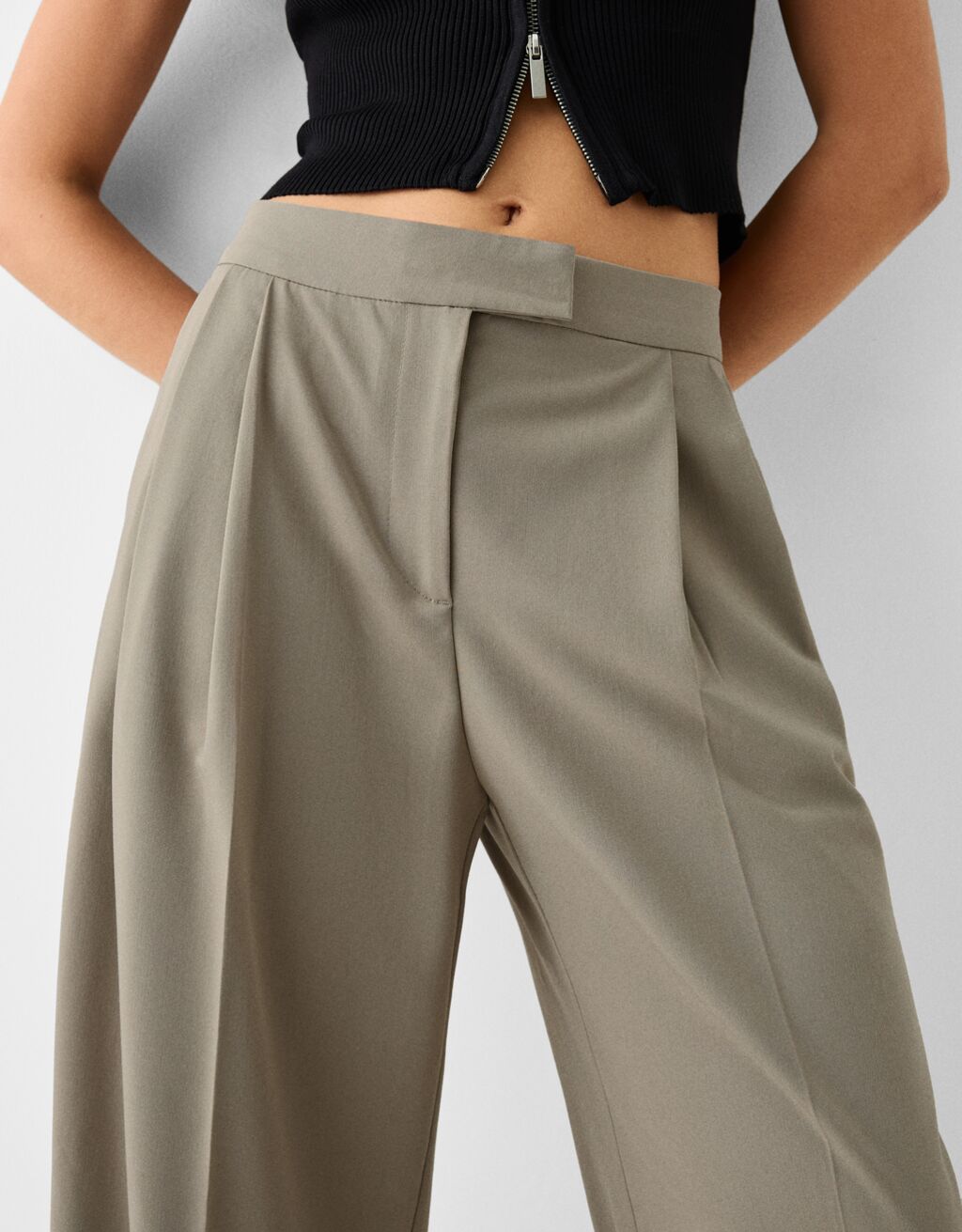 Relaxed fit double dart trousers Women Bershka