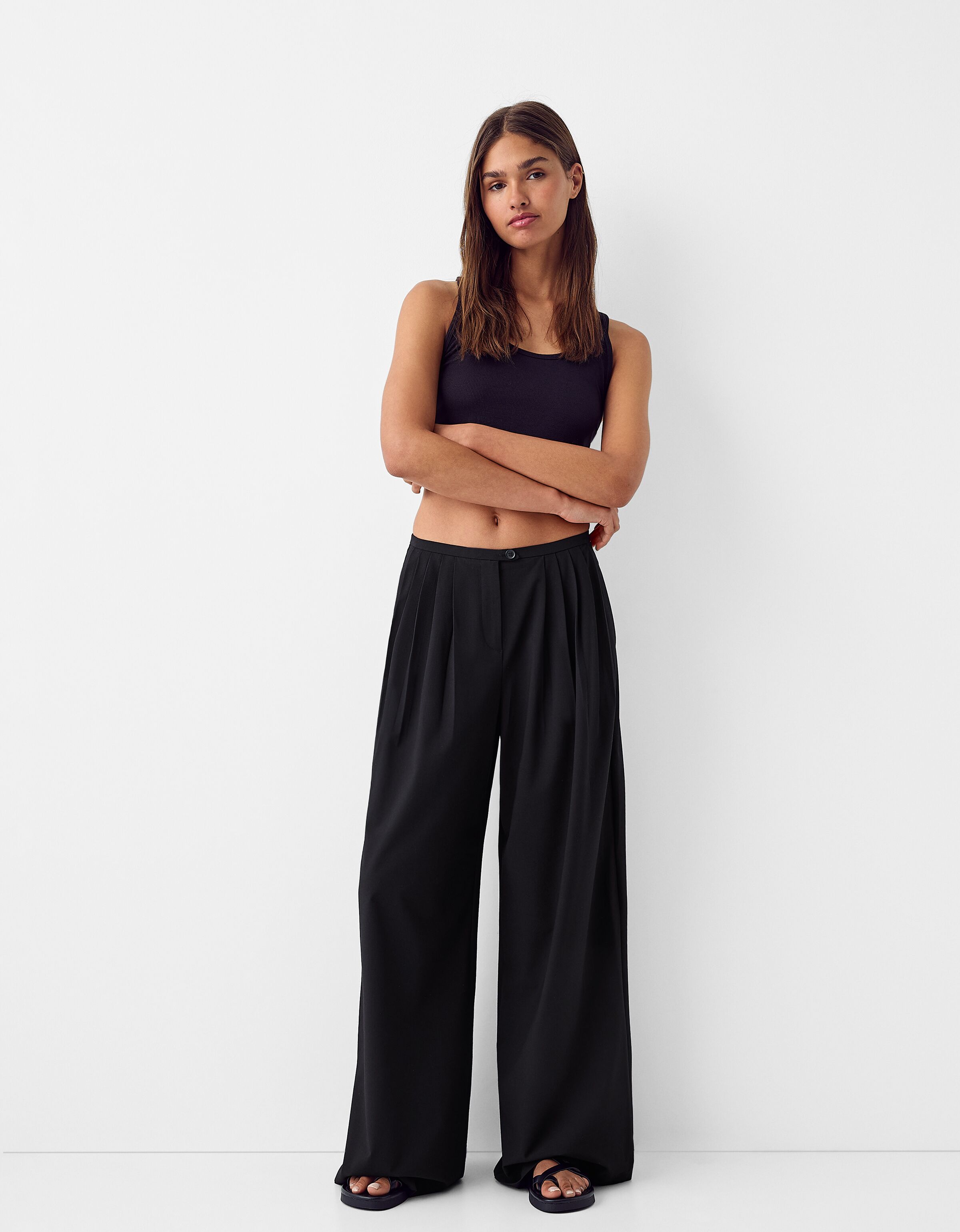 Pleated tailored wide-leg pants - Women | Bershka