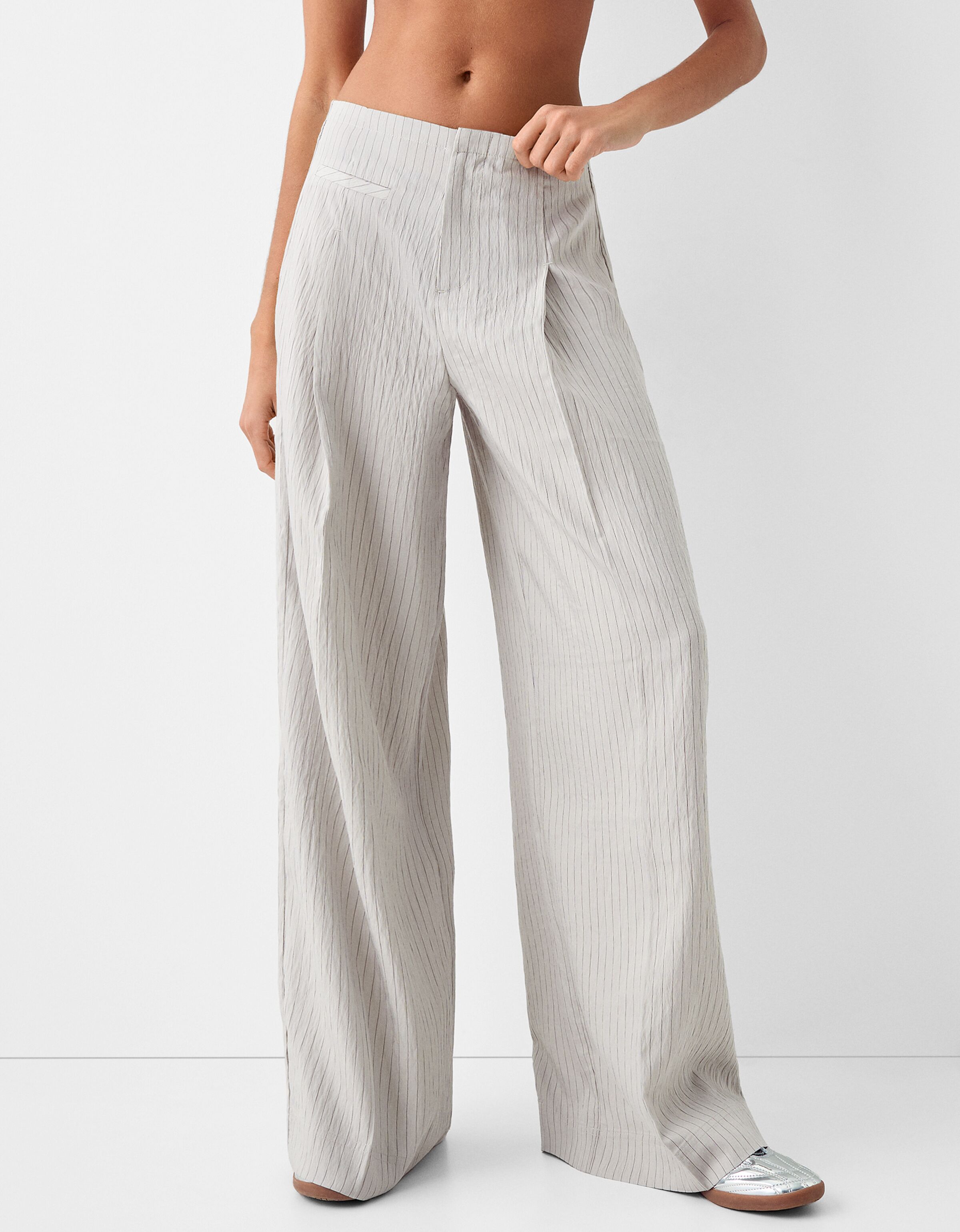 Wide-leg pants with waistband - Pants - Women | Bershka