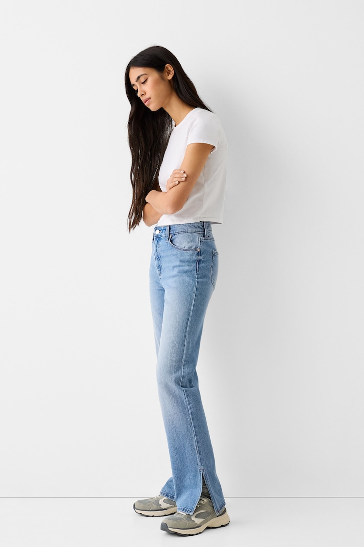 Bequeme Jeans-Schlaghose mit seitlichem Schlitz