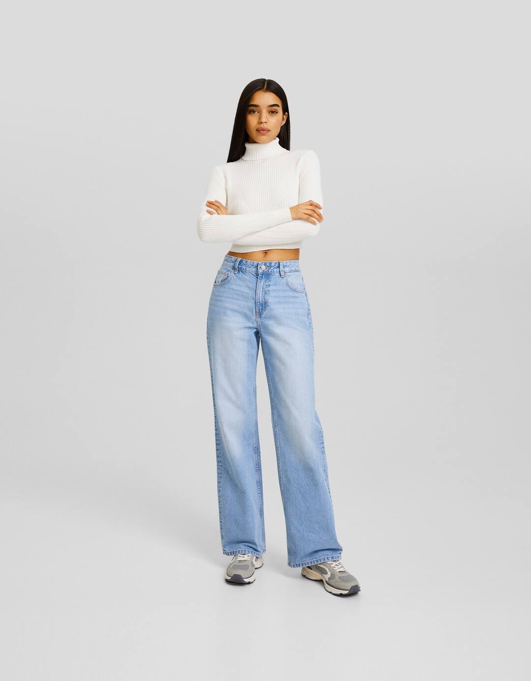 Wide-leg ’90s jeans