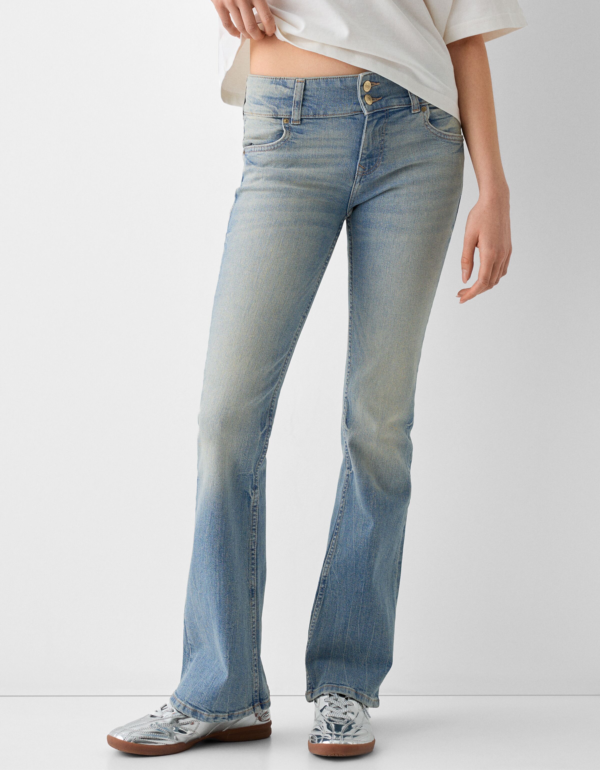 Jean bootcut taille basse Jeans BSK Teen Bershka