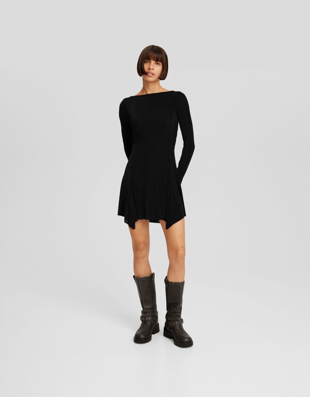 Mini dress with an open back and long sleeves