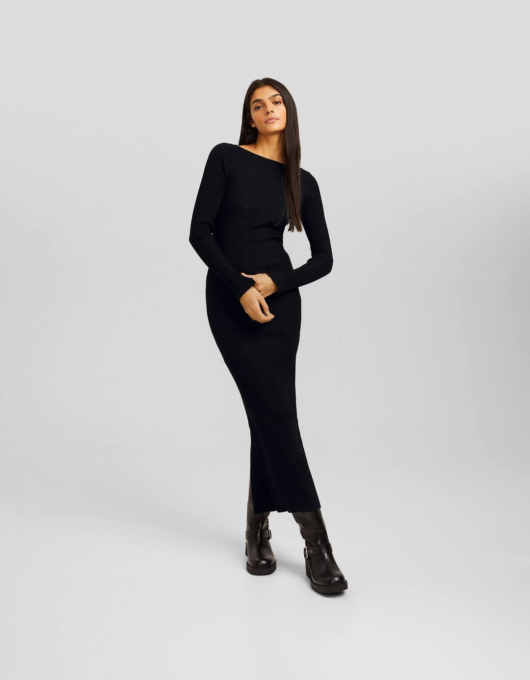 Ribbed knit midi dress with long sleeves