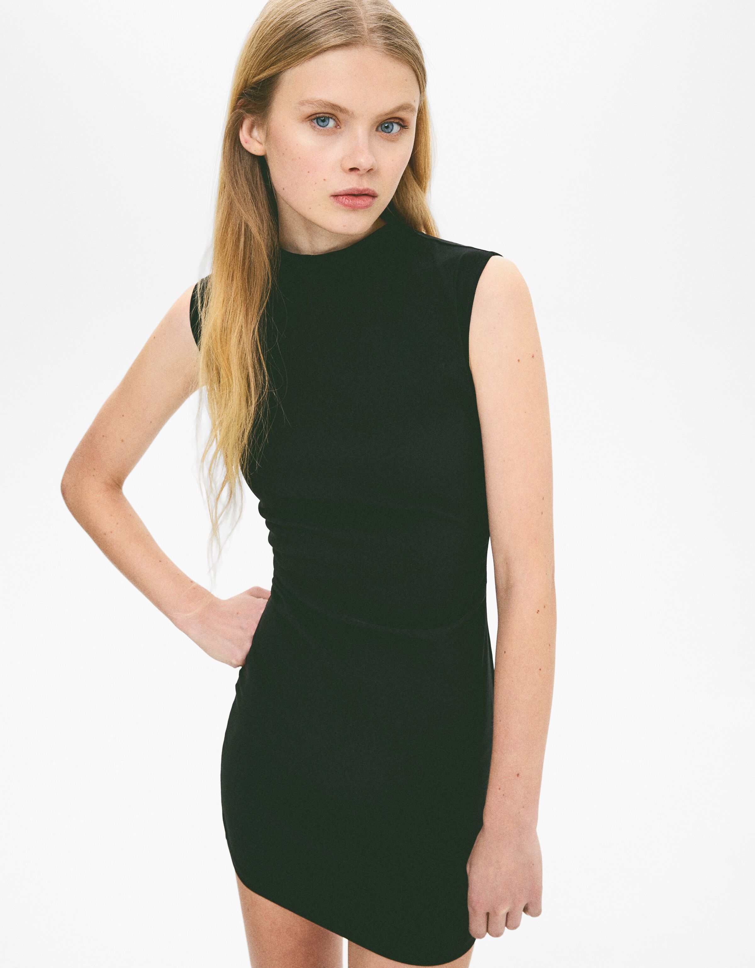 Fille en hot sale mini robe