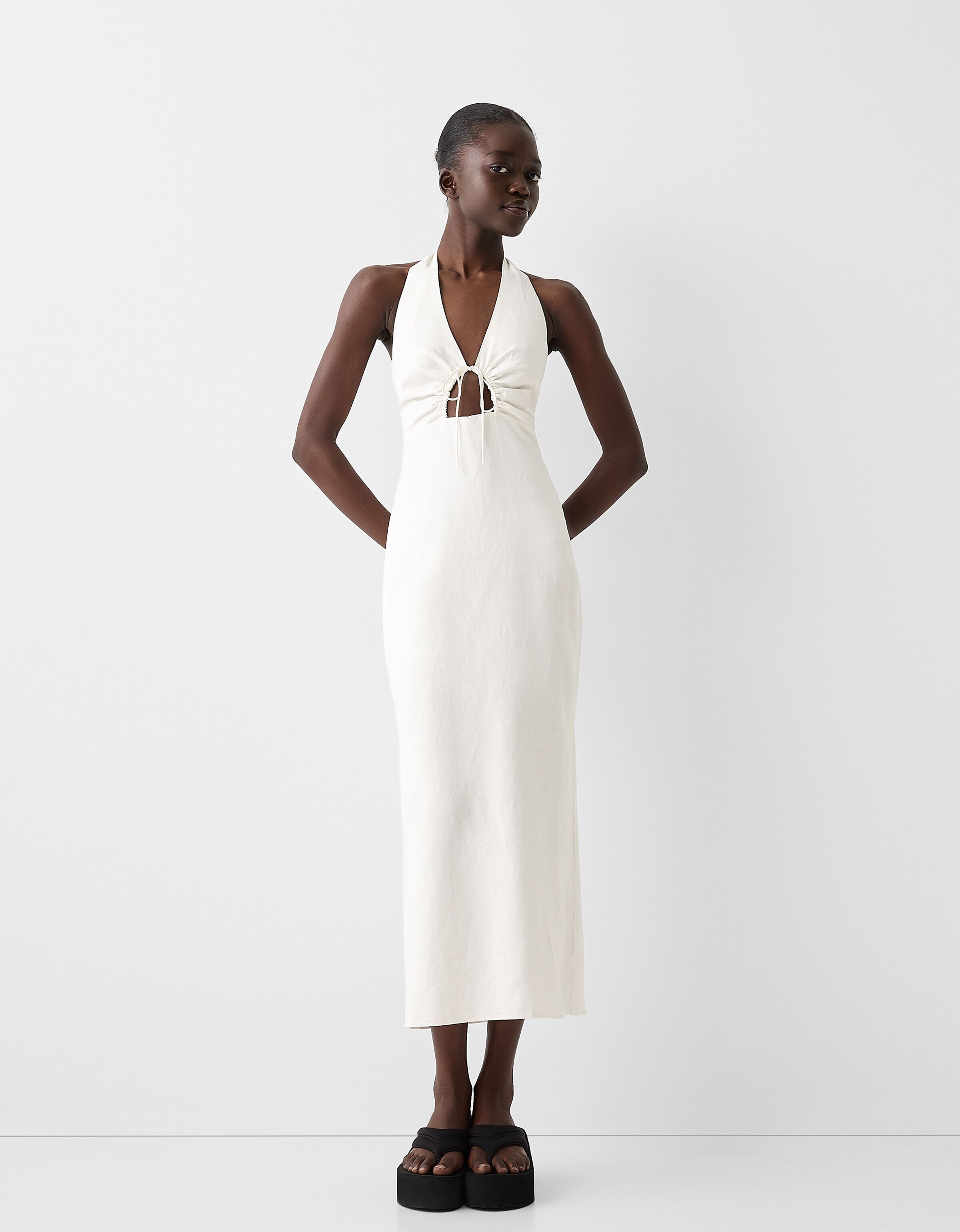 Long linen blend dress with cut-out detail - Women | Bershka