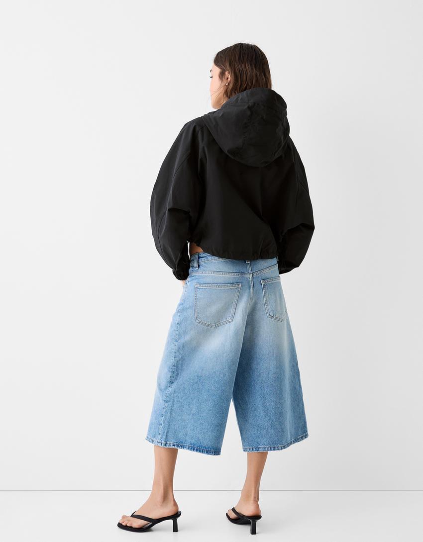 جاكيت تقني خفيف بغطاء رأس-أسود-1