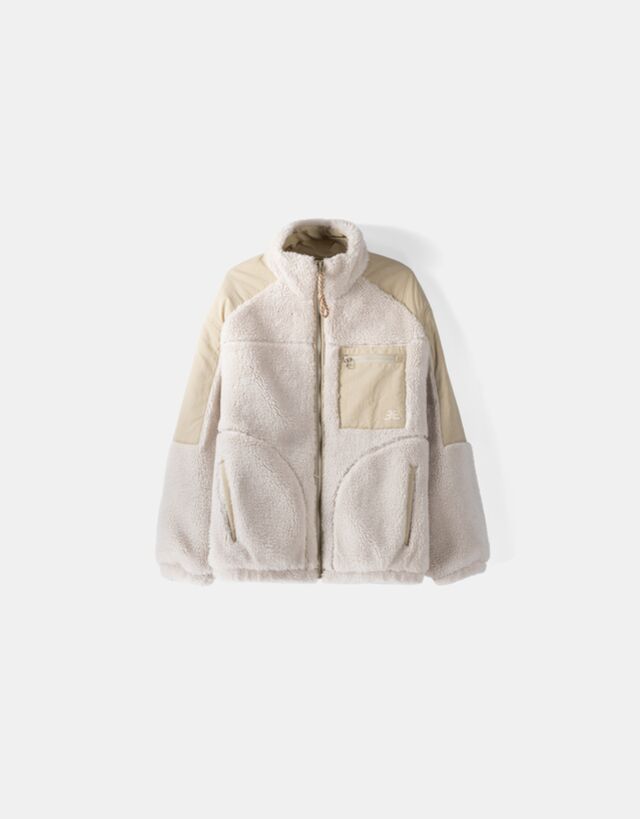 Chamarras que brillan best sale en la oscuridad bershka
