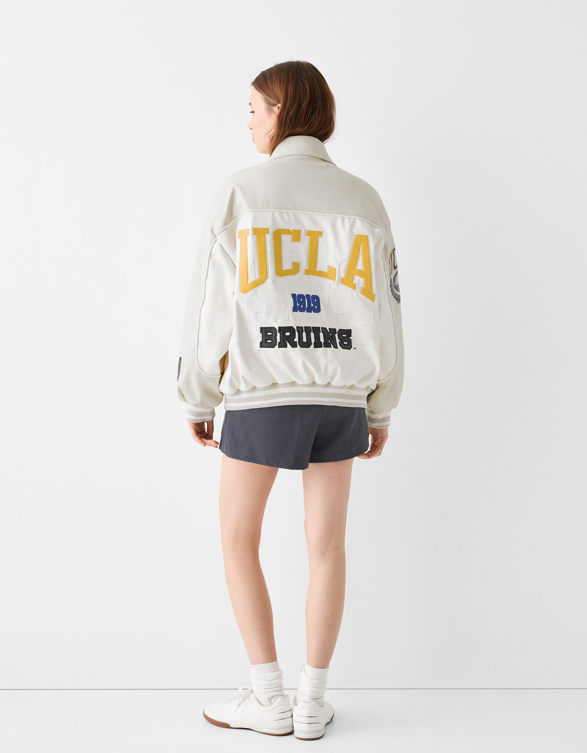 Ucla hotsell corta vento