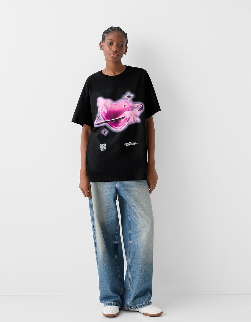 T-shirt Bershka Wearable Art oversize fit com estampado-Preto-4