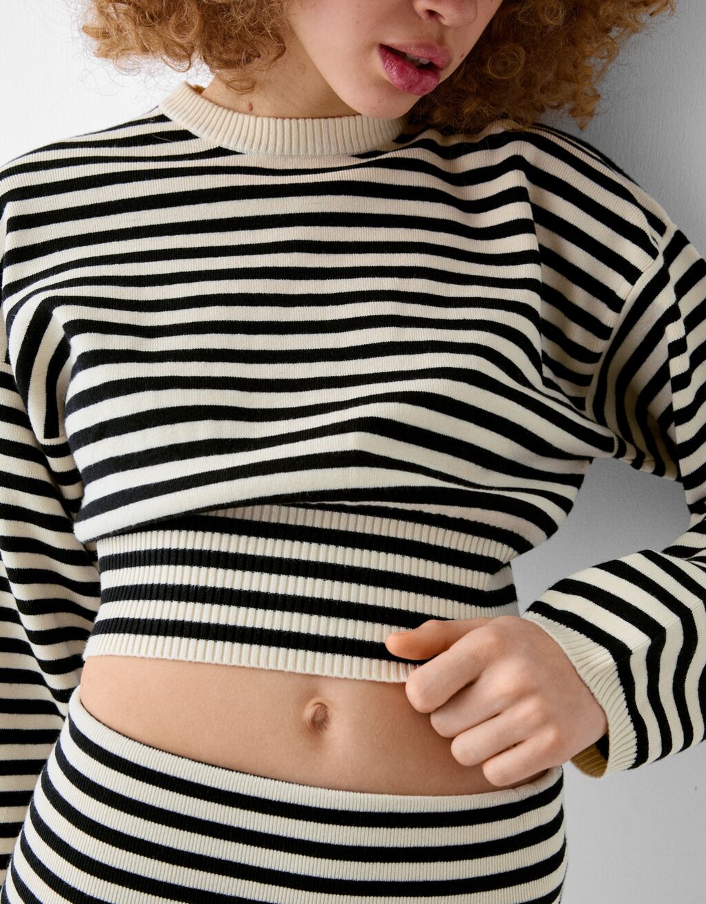 Sweater with fitted waist-Black-3