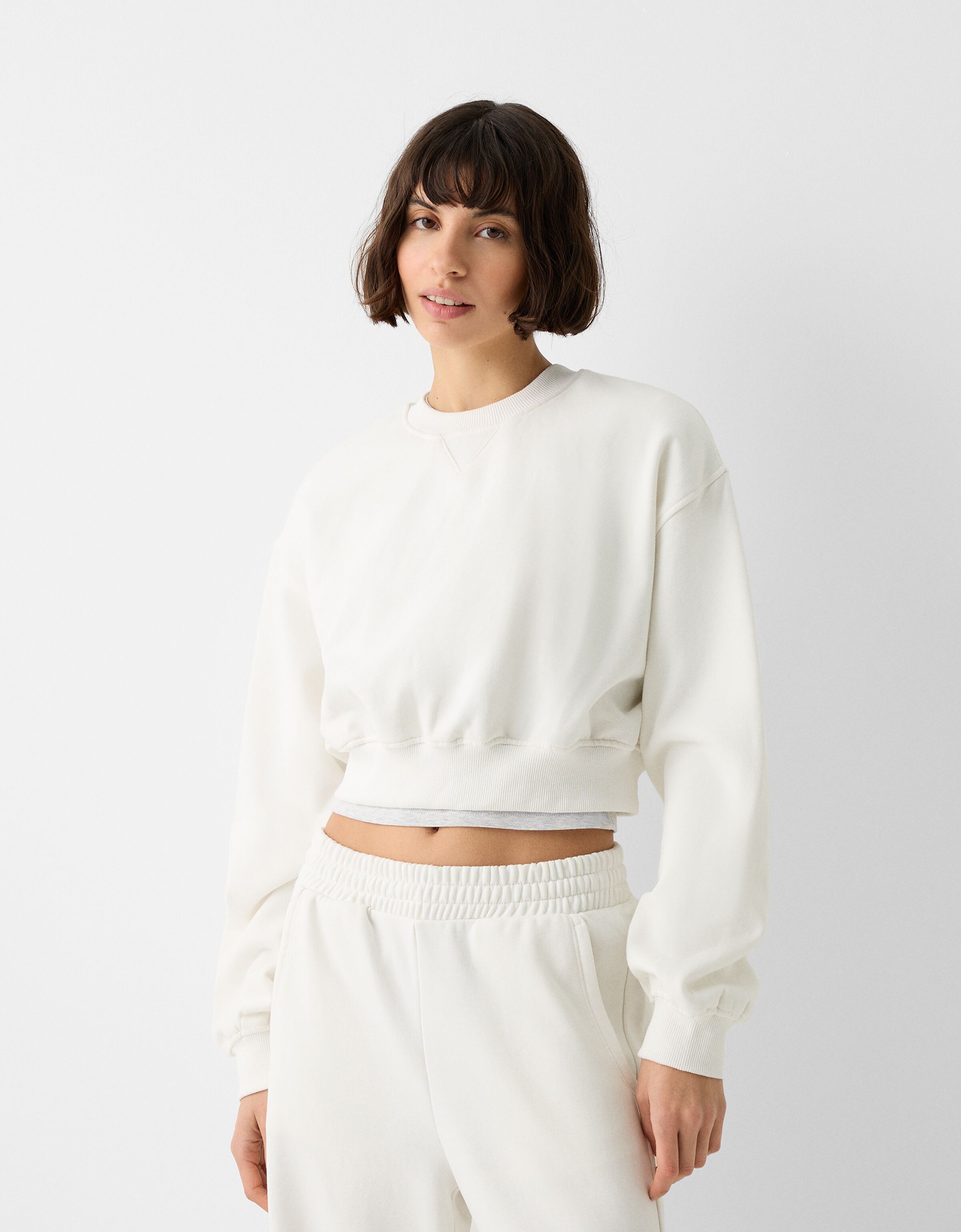 Cropped sweatshirt hotsell white
