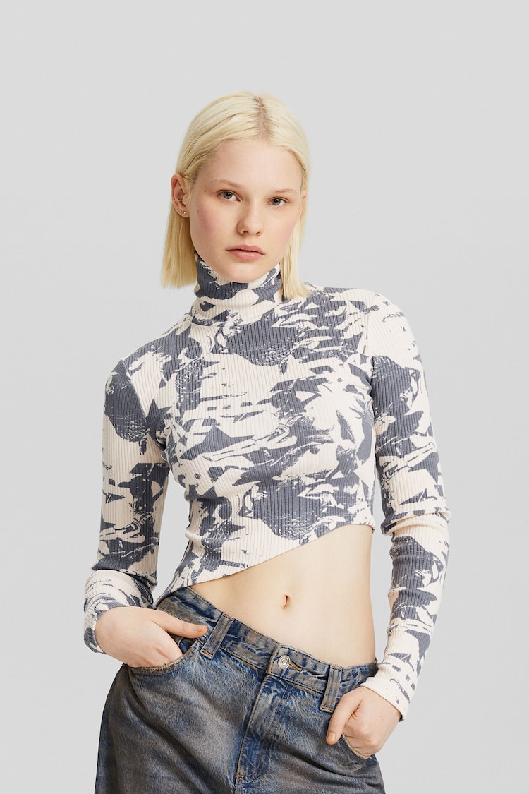 Asymmetrischer Pullover mit Stehkragen und Print
