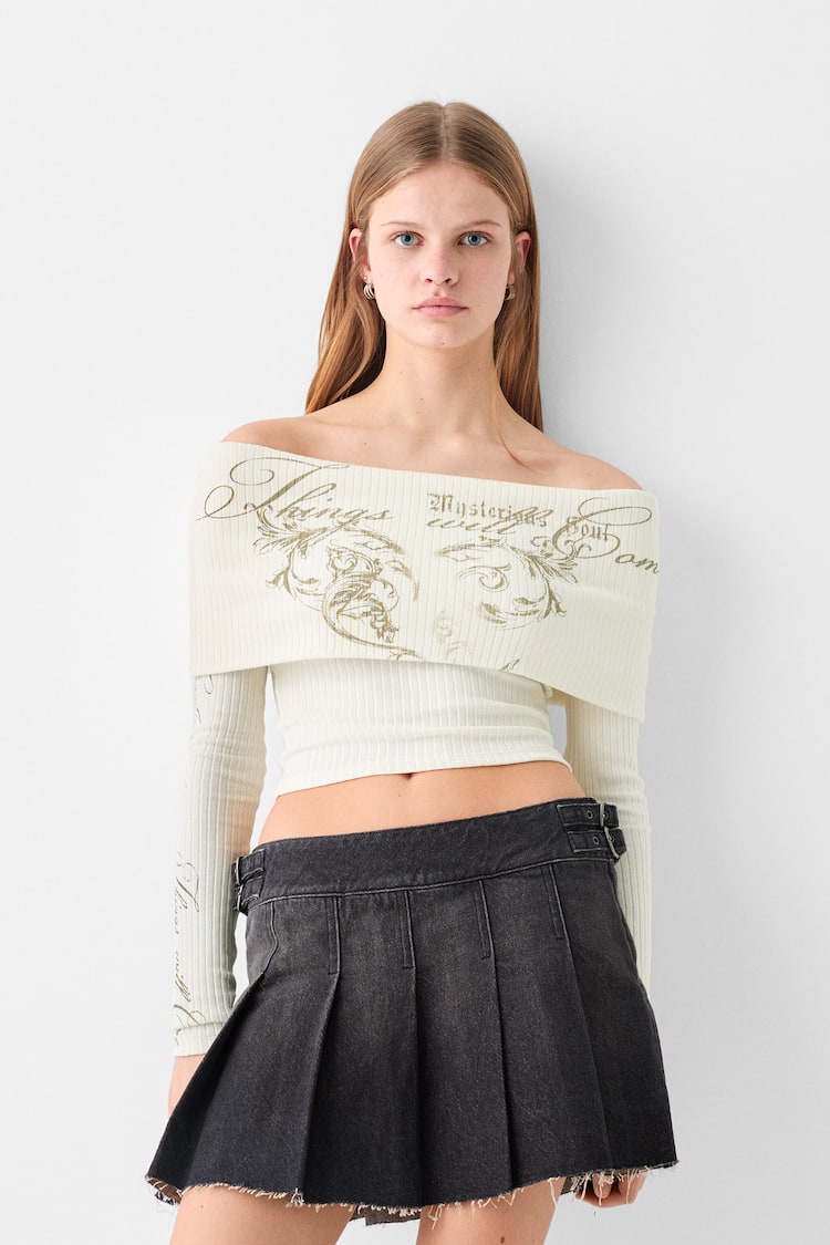 Pullover mit Carmen-Ausschnitt langen Ärmeln und Stickerei