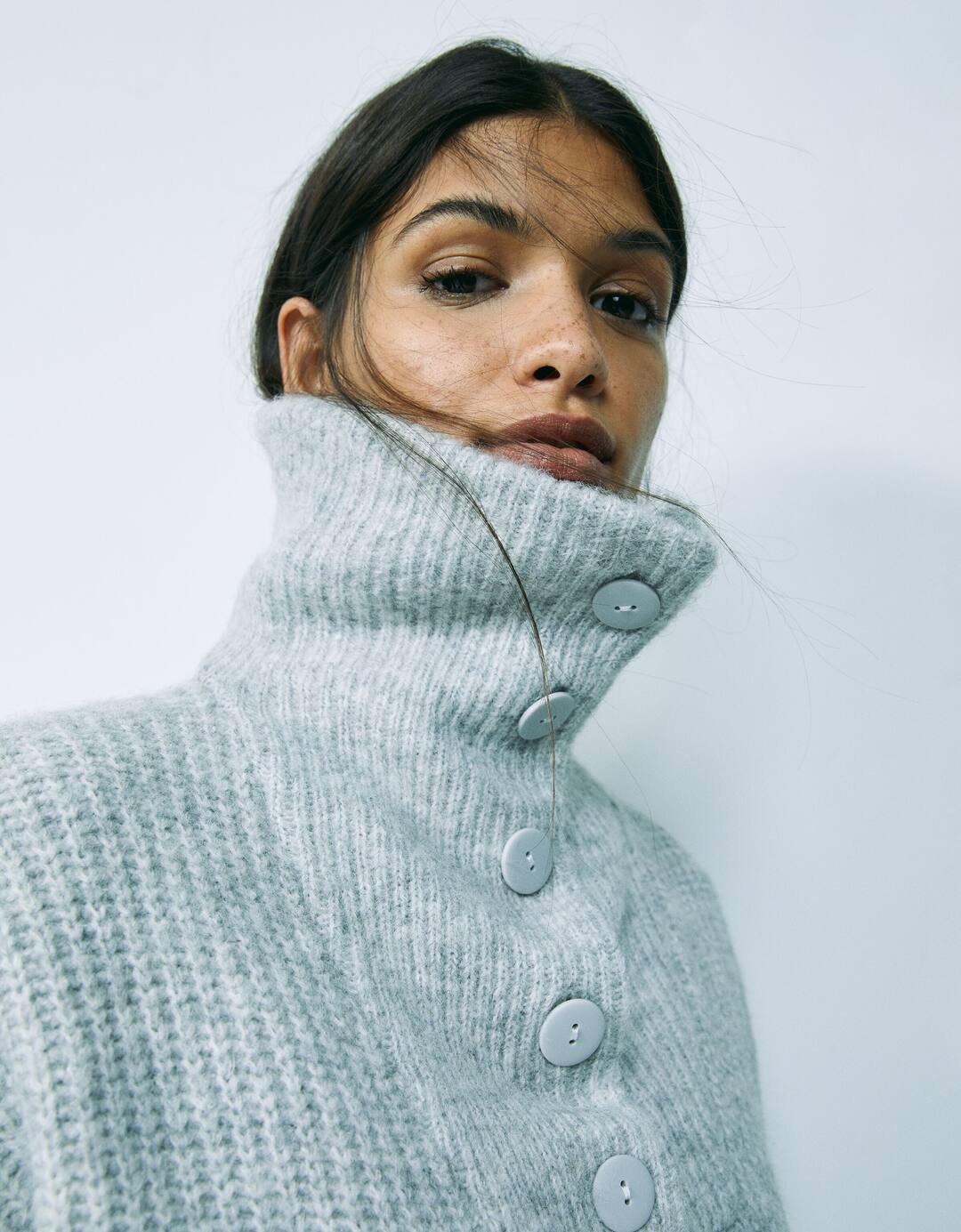 Polo collar sweater with buttons