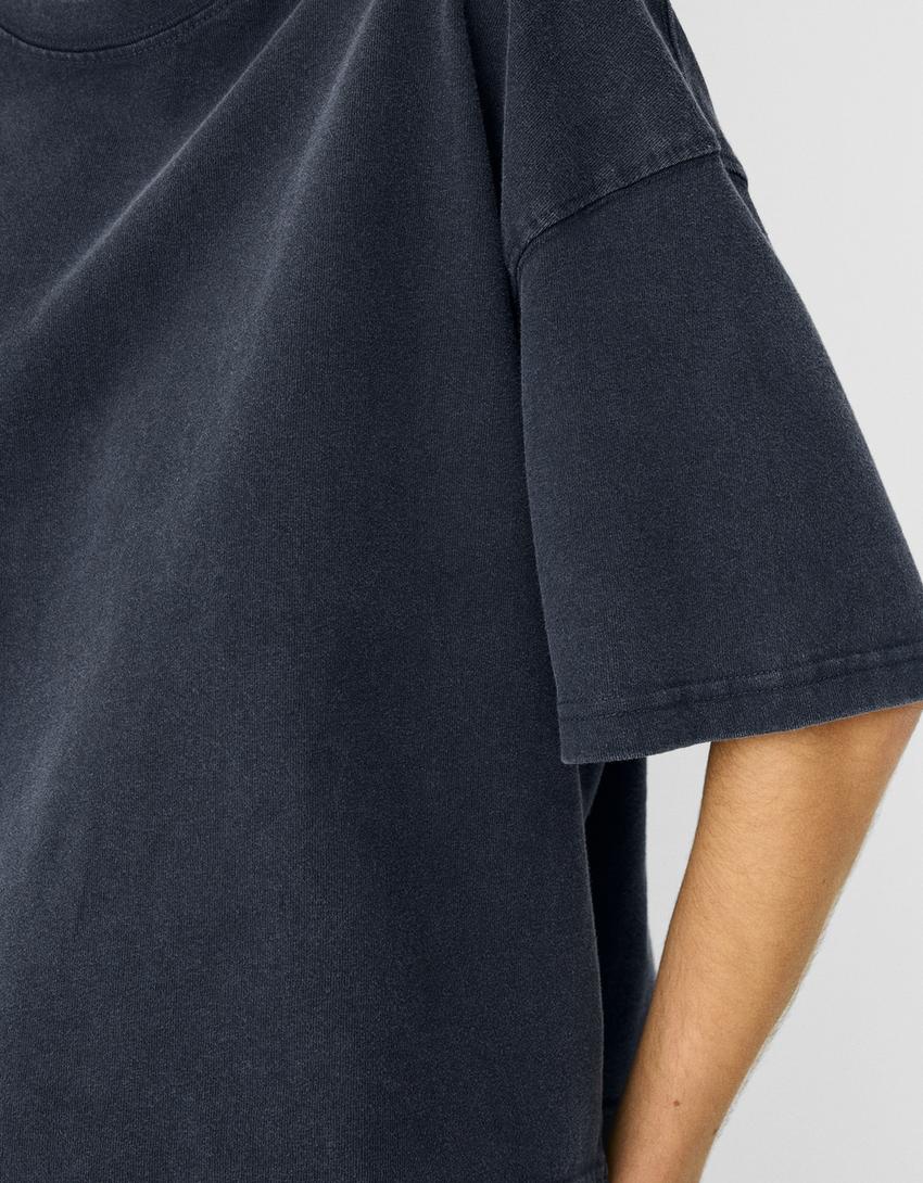 تيشرت بقصّة مربعة وأكمام قصيرة-رمادي-5