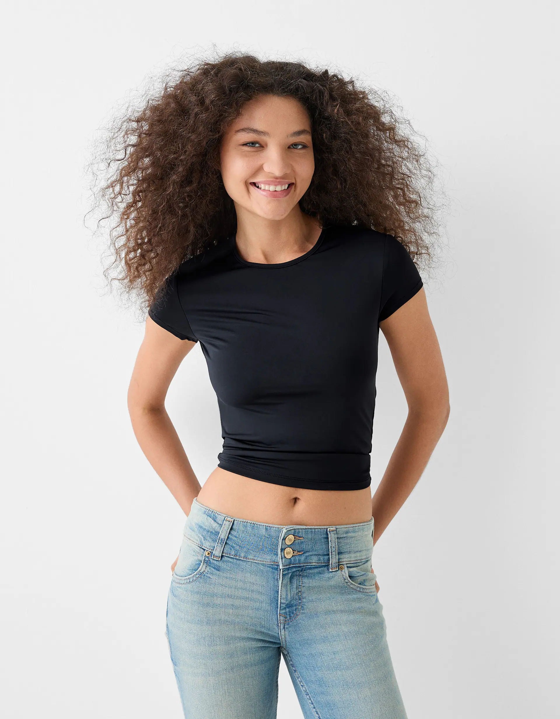 Short sleeve T-shirt with open back - Women
