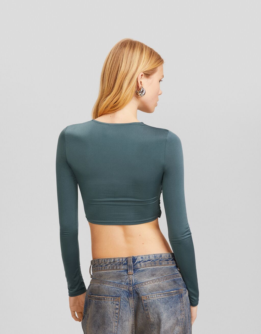 Maglia con nodo best sale davanti
