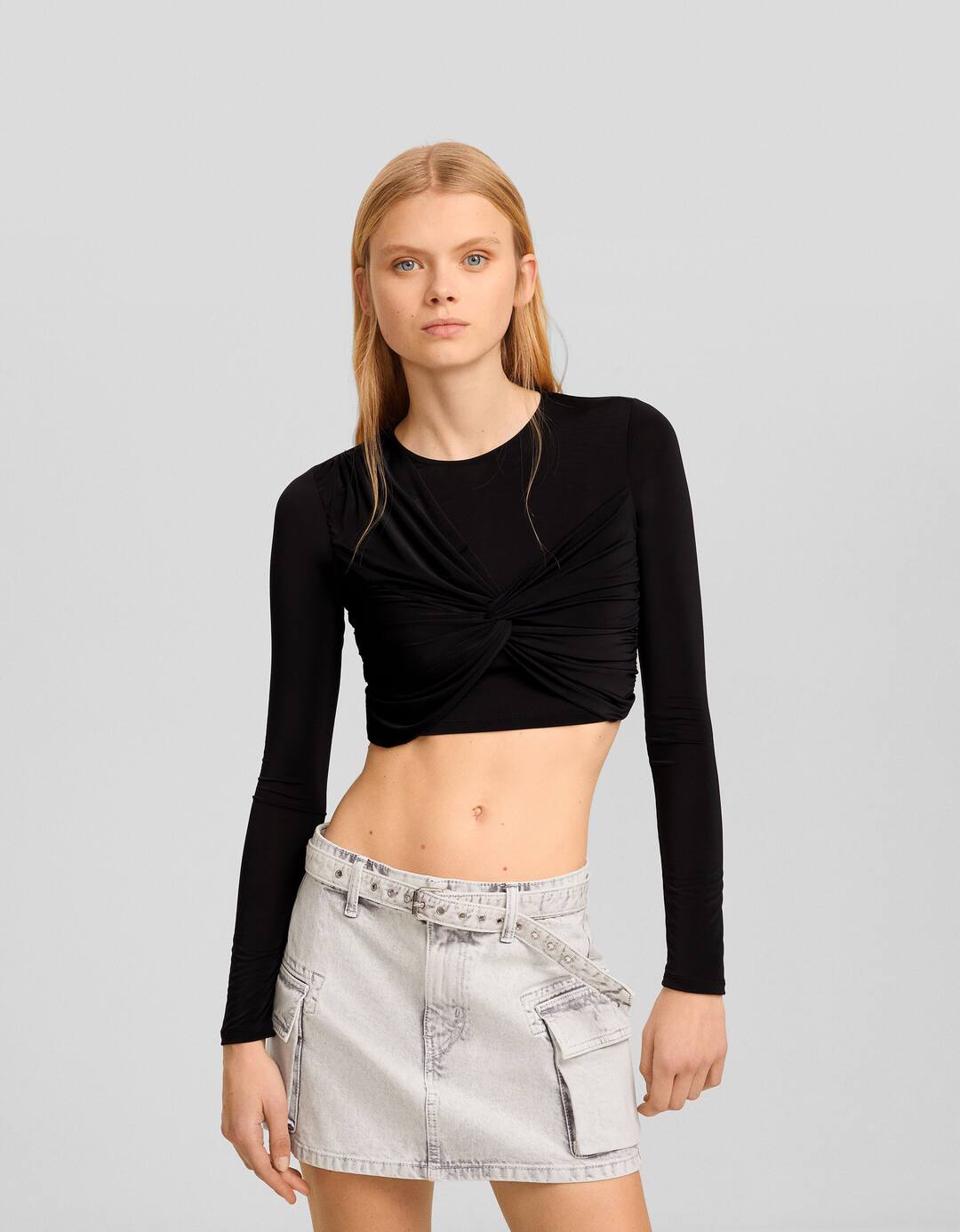 Long sleeve T-shirt with front knot