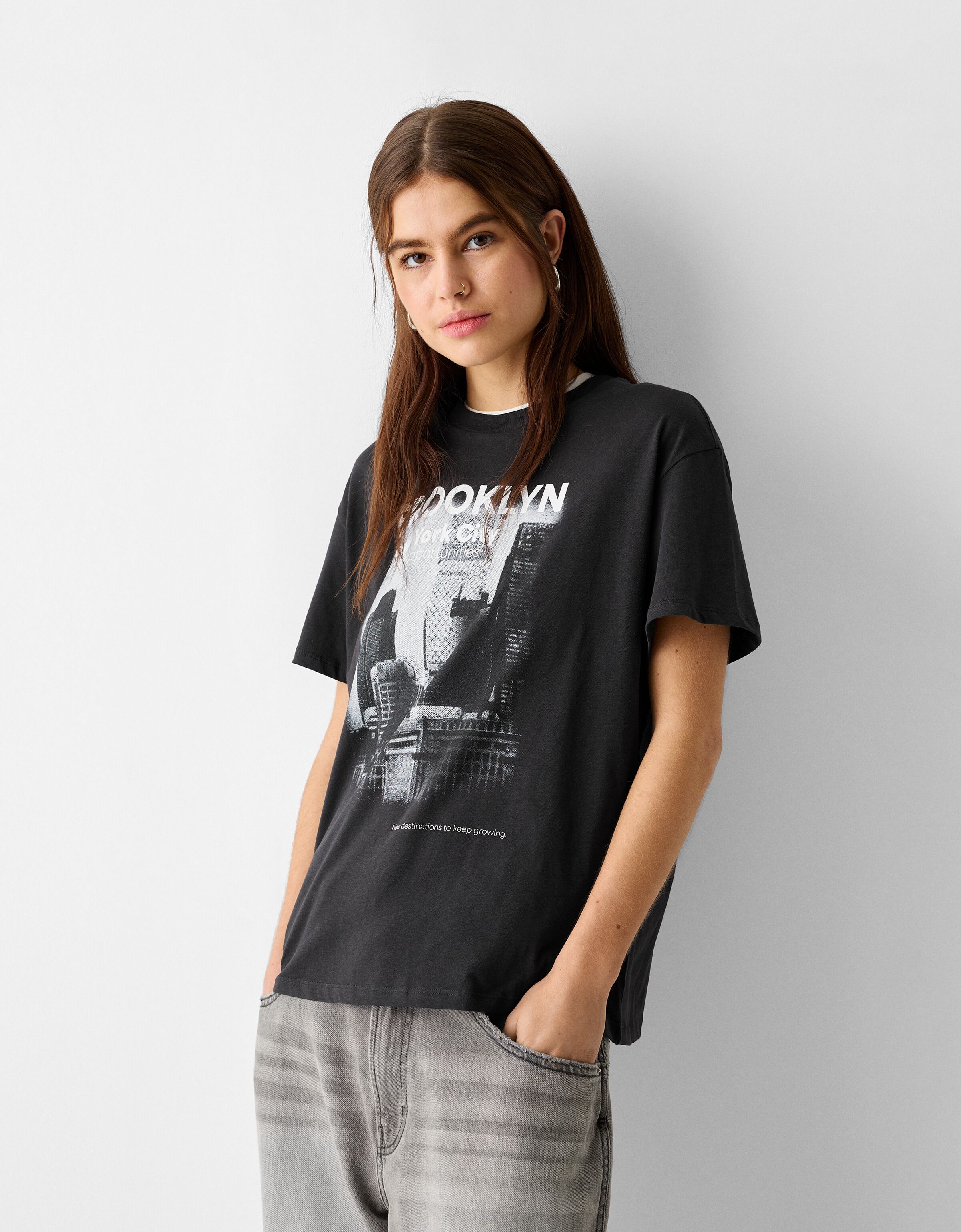 Camisetas cortas mujer online bershka