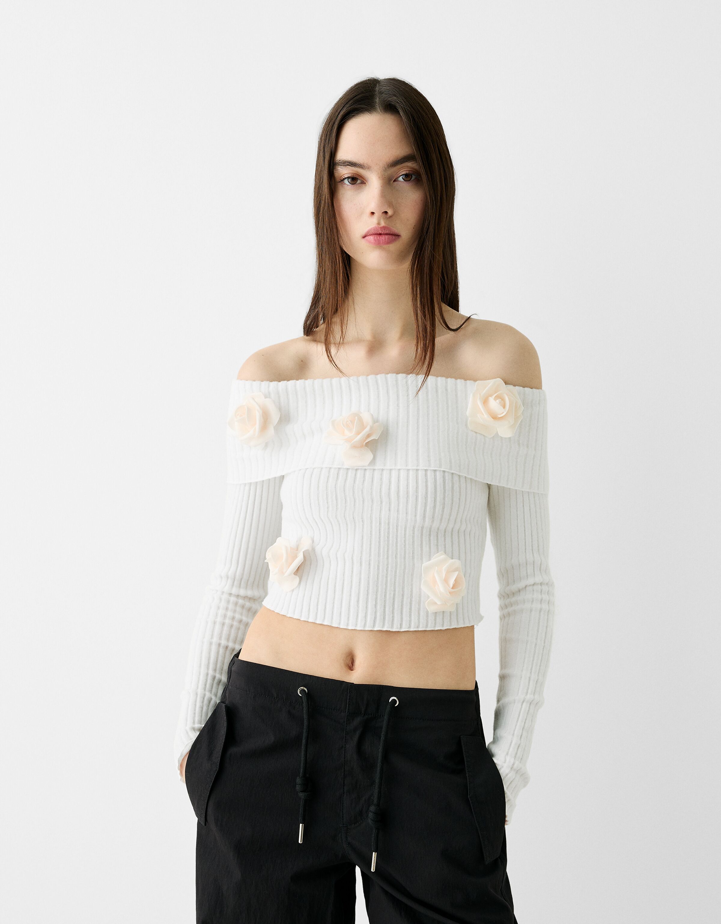 Camiseta con manga online abullonada bershka