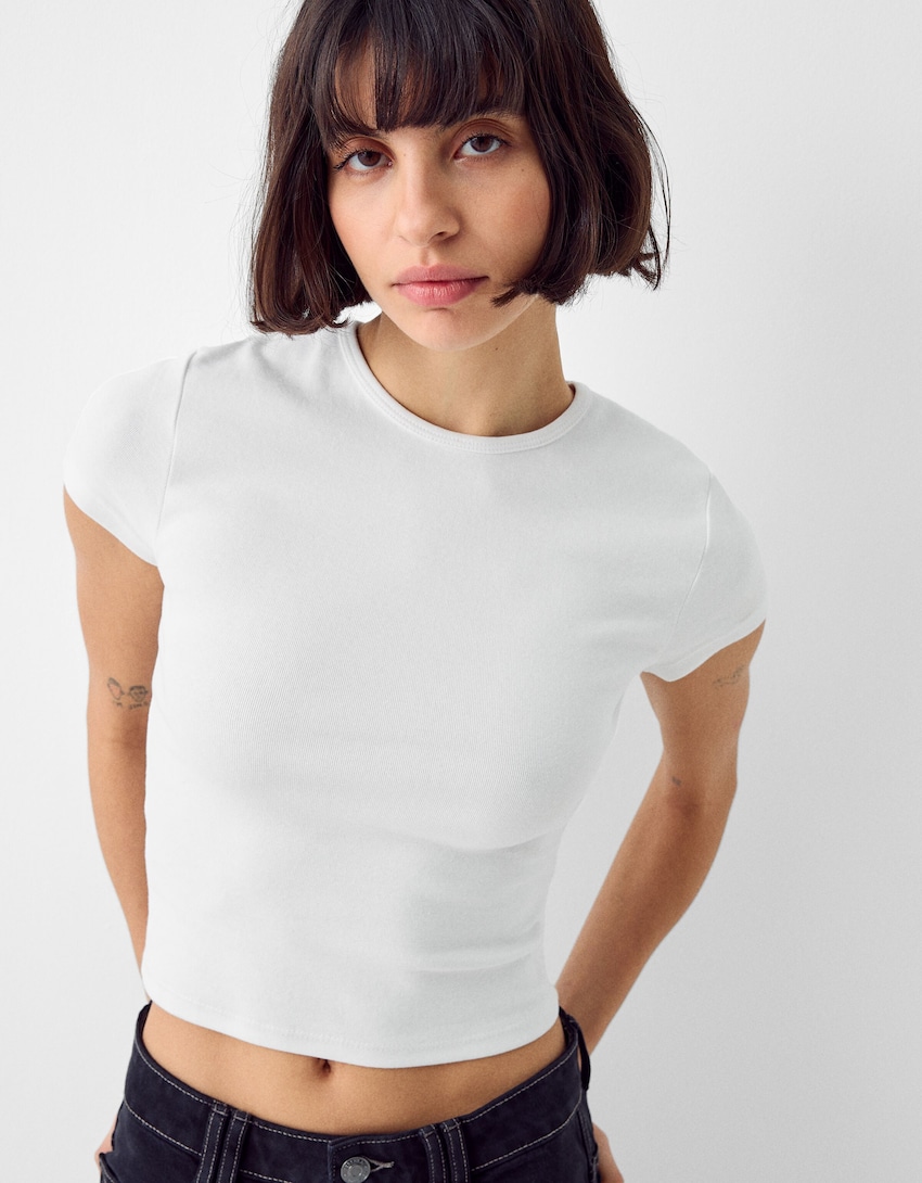 Short sleeve T-shirt with a round neck - BSK Teen | Bershka