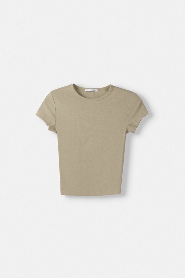 Short sleeve T-shirt with a round neck