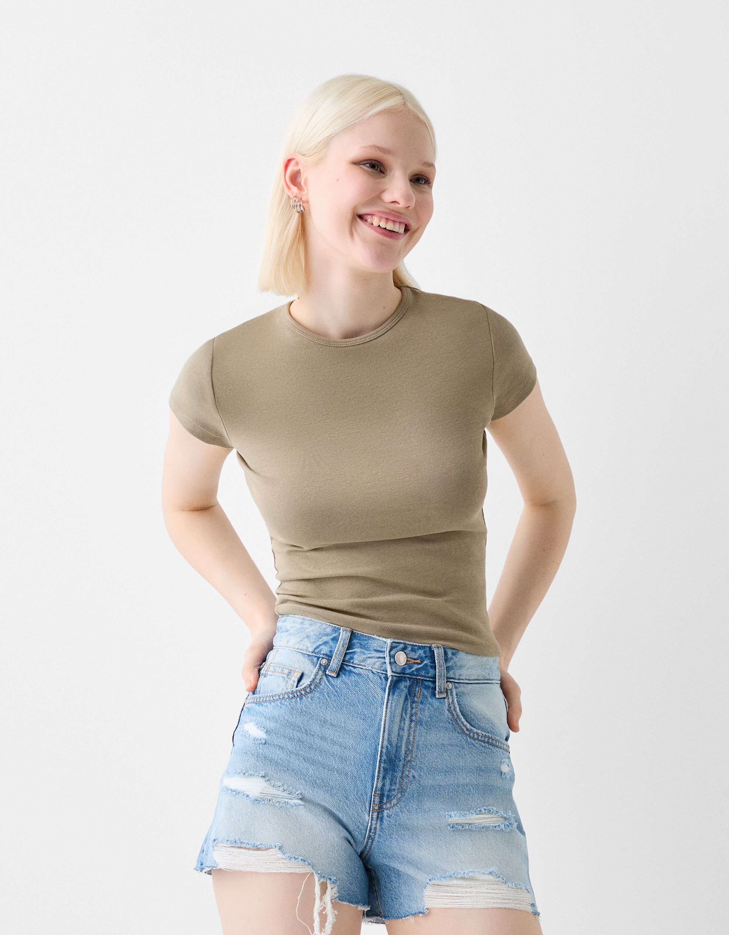 Pantaloncini strappati bershka on sale