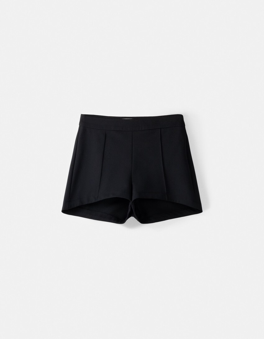 Fitted short shorts - Women | Bershka