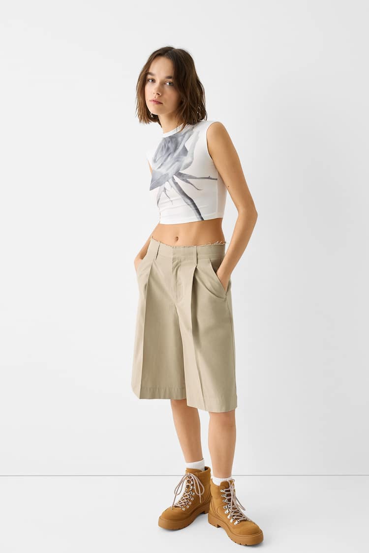 Pleated cotton Bermuda shorts