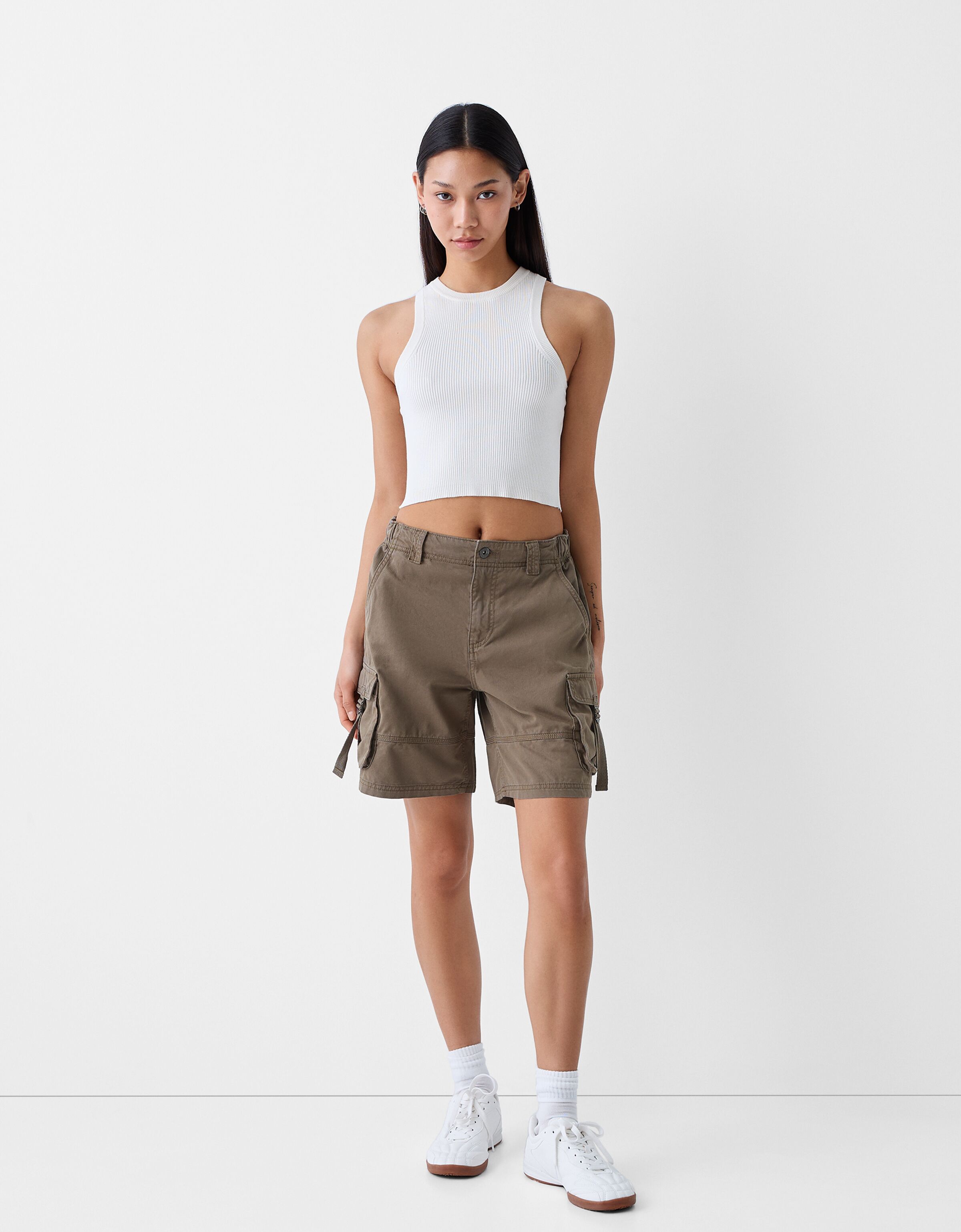 Bermuda cargo tiras Mujer Bershka