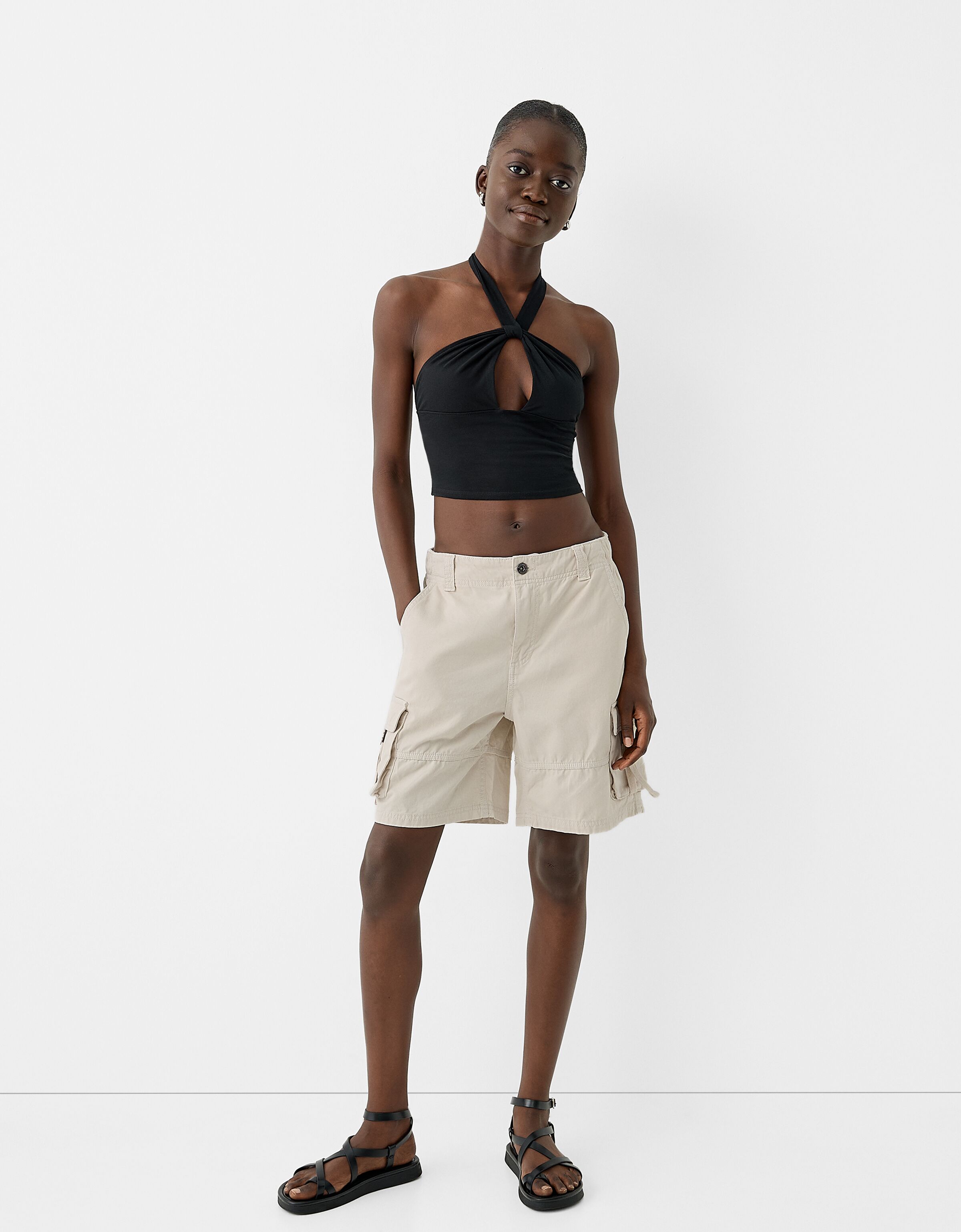 Bermuda cargo con fascette Shorts Donna Bershka